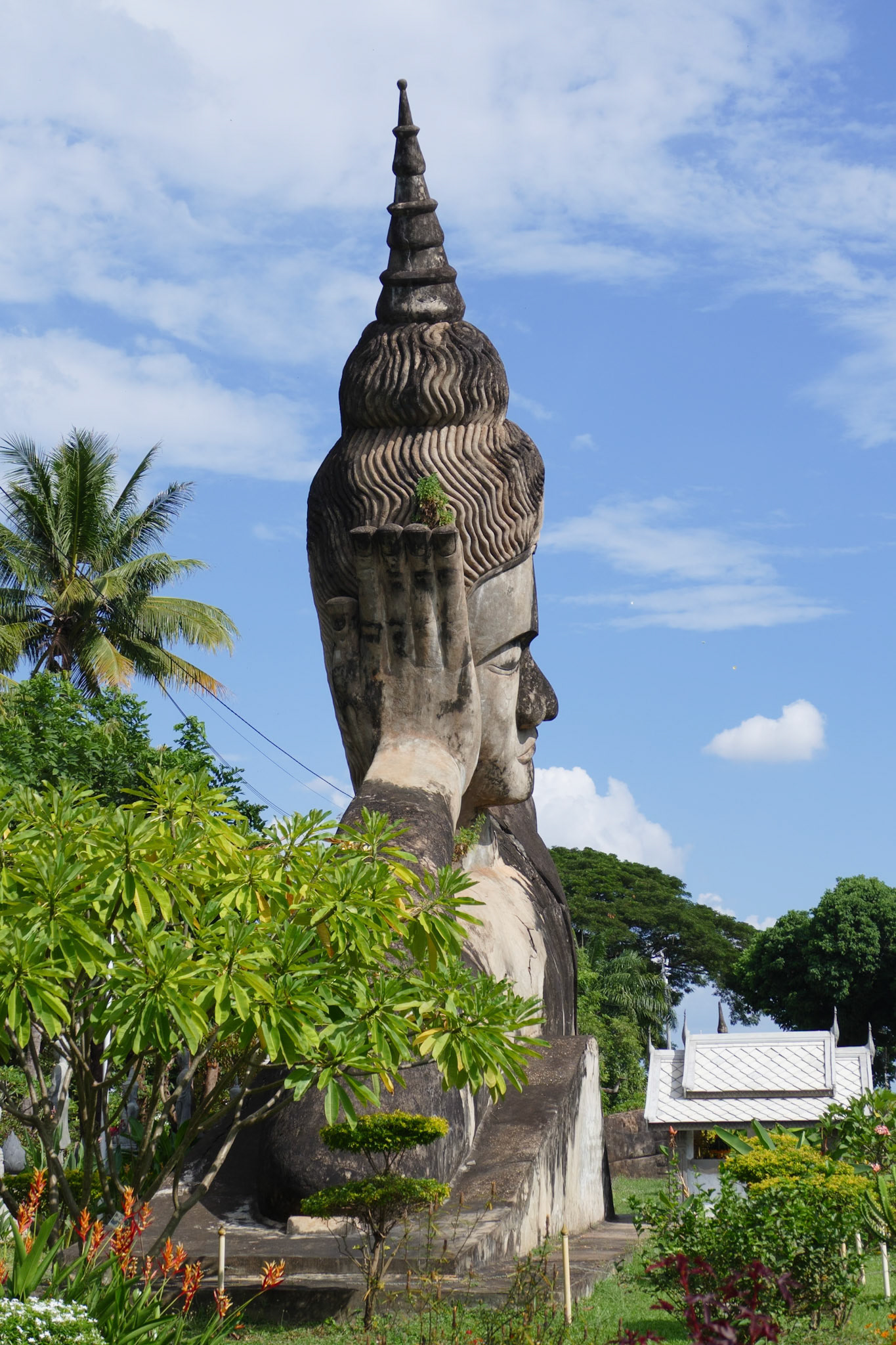 _2019-10-12__Panasonic__DMC-FZ1000__ __f/3.5__1/2000 sec__0119__Vientiane Capital__Laos__17°54'45.1116" N 102°45'53.2296" E