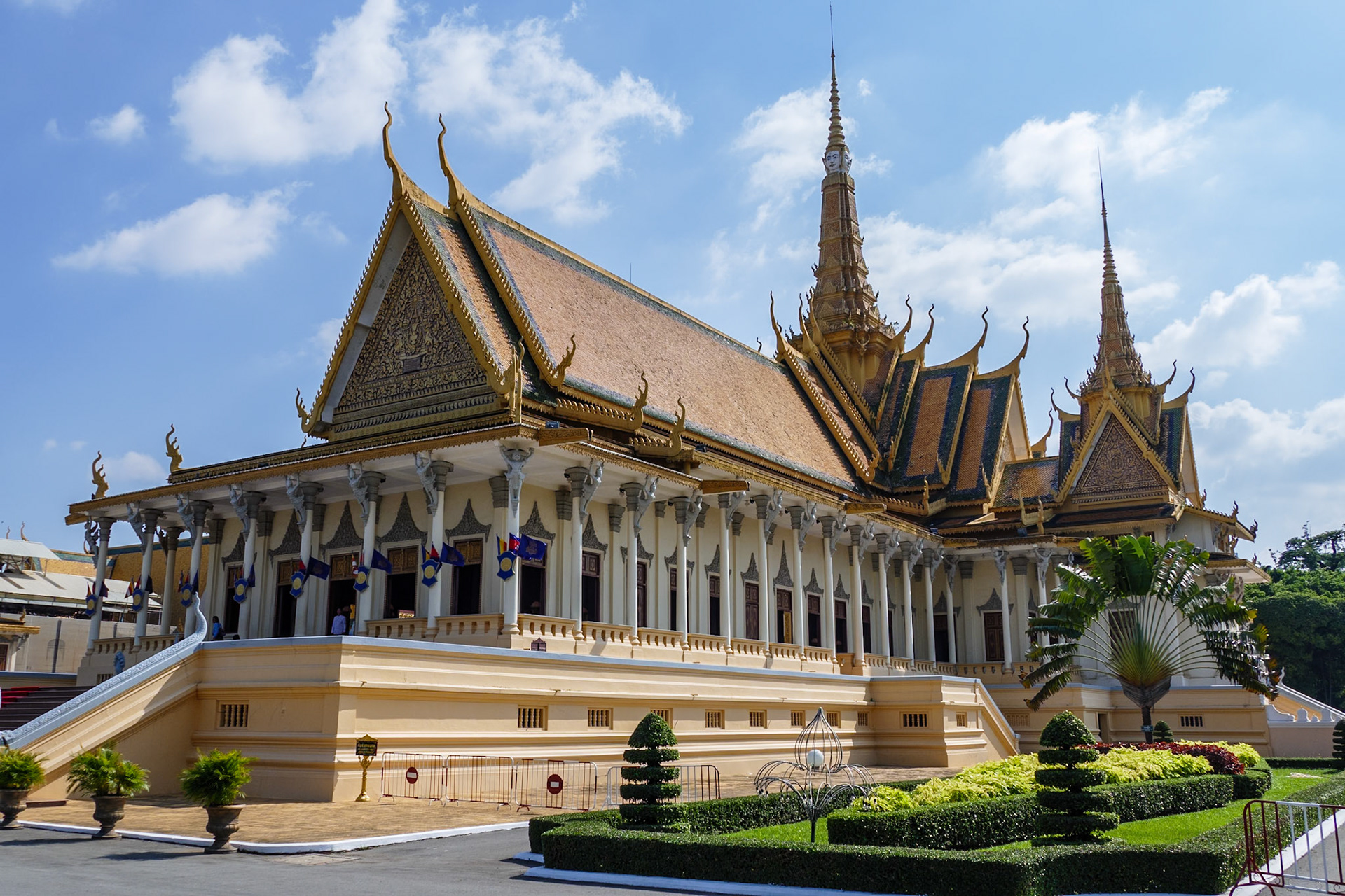 _2019-09-24__Panasonic__DMC-FZ1000__ __f/4__1/2000 sec__Silver Pagoda__Phnom Penh__Cambodia__11°33'47.466" N 104°55'56.514" E