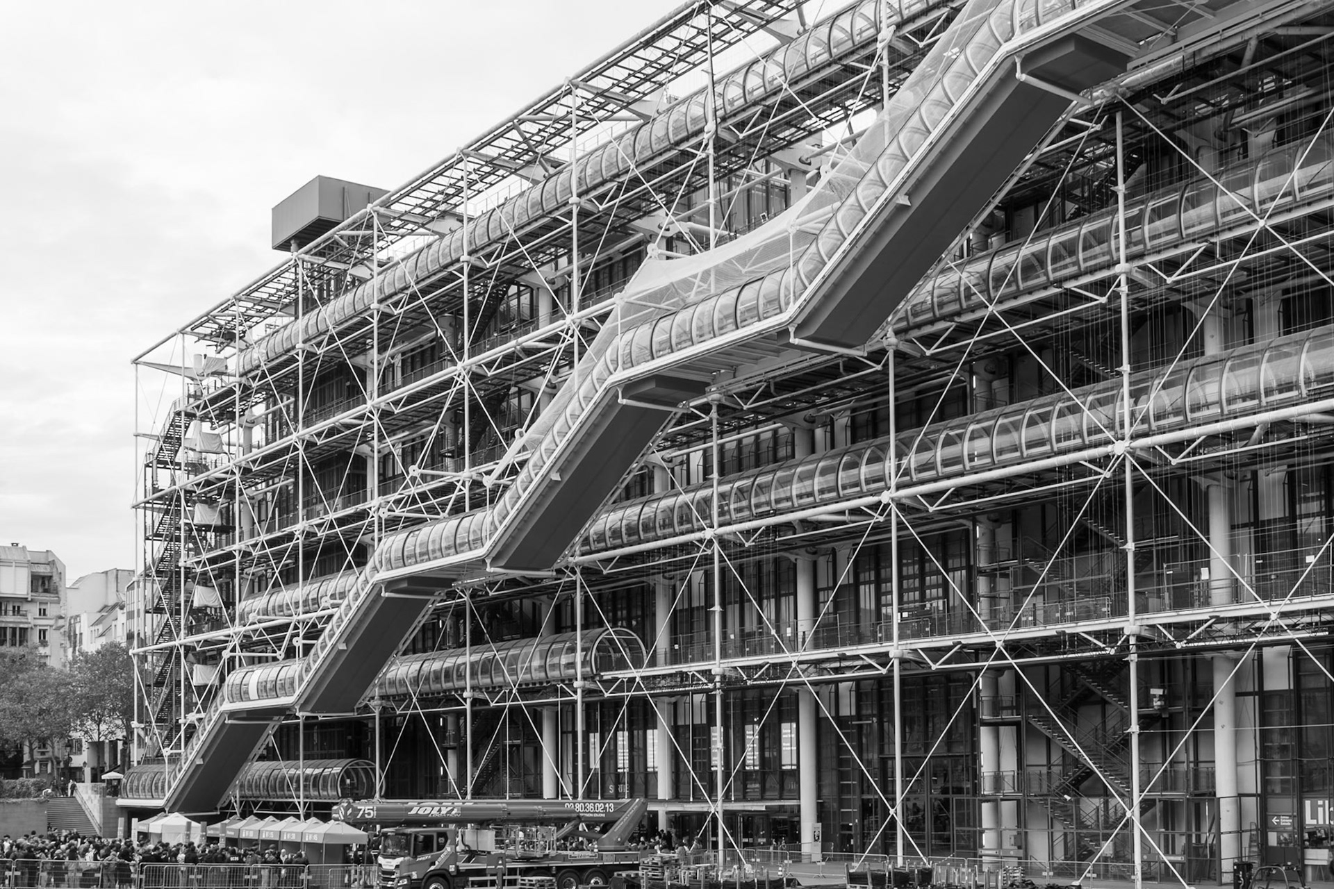 _2024-09-29__Canon__Canon EOS R3__ RF24-240mm F4-6.3 IS USM__f/25__1/6 sec__Rue Madame de Sévigné__Paris__France__48°51'36.0108" N 2°21'4.2408" E