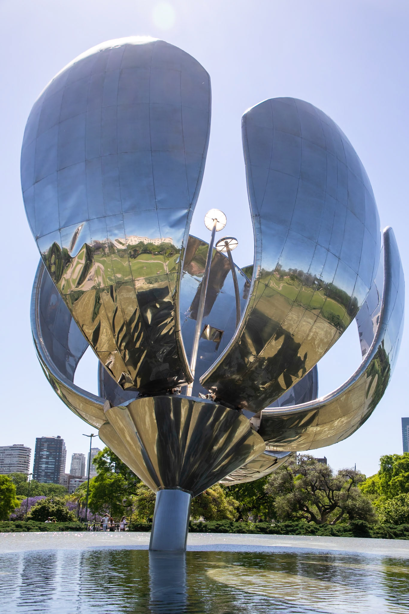 2023-11-22 19:35:19_TAMRON 28-300mm F/3.5-6.3 Di VC PZD A010_f/8_1/200 sec_Avenida Alvear_Buenos Aires_Argentina_34°34'54.8148" S 58°23'37.5072" W