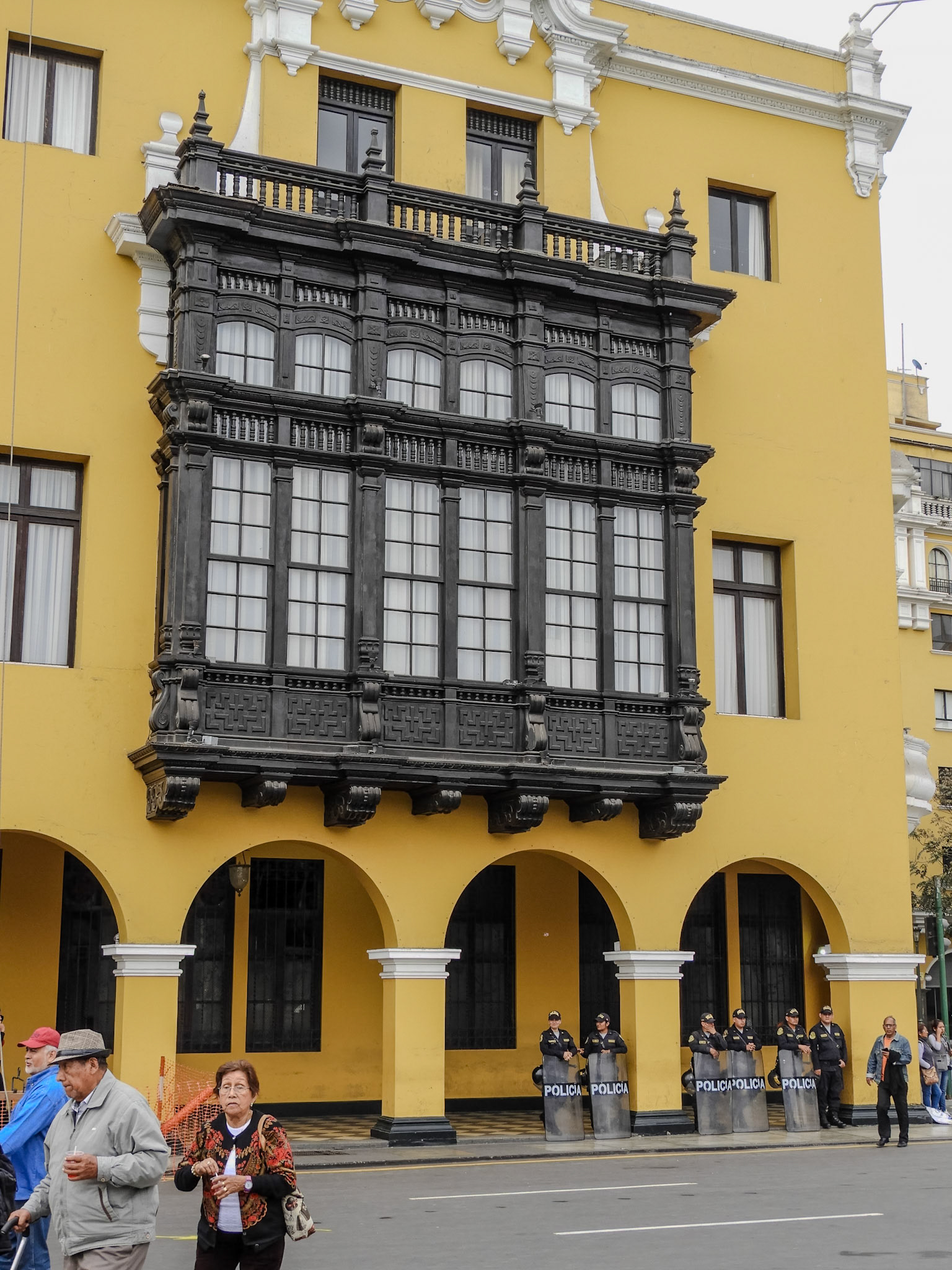 _2018-10-13__Coolpix B700__ __f/4__1/200 sec_________