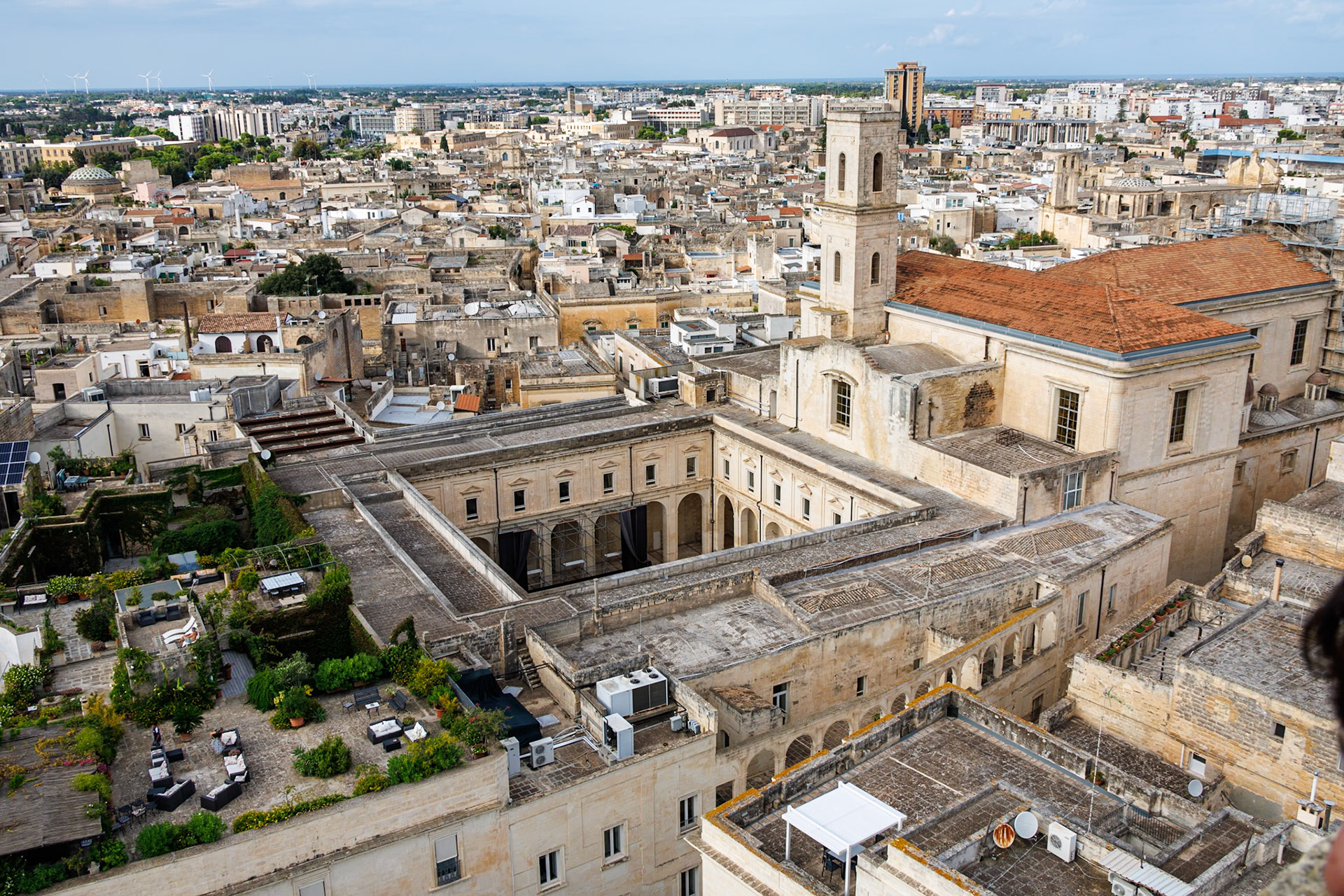 2024-09-12 15:42:33_RF24-240mm F4-6.3 IS USM_f/11_1/80 sec_Via Leonardo Prato_Lecce_Italy_40°21'7.83" N 18°10'8.6628" E