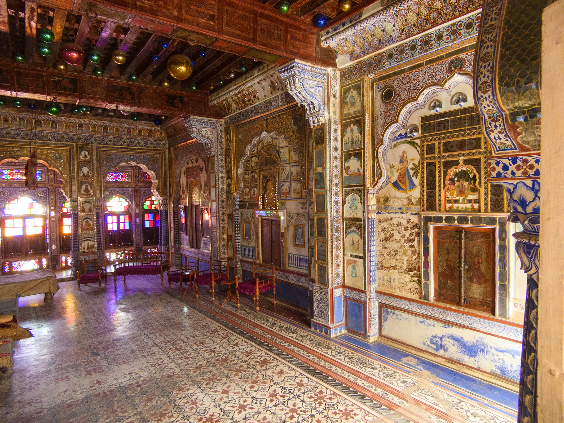 _2018-02-24__Nikon__Coolpix B700__ __f/3.3__1/20 sec________