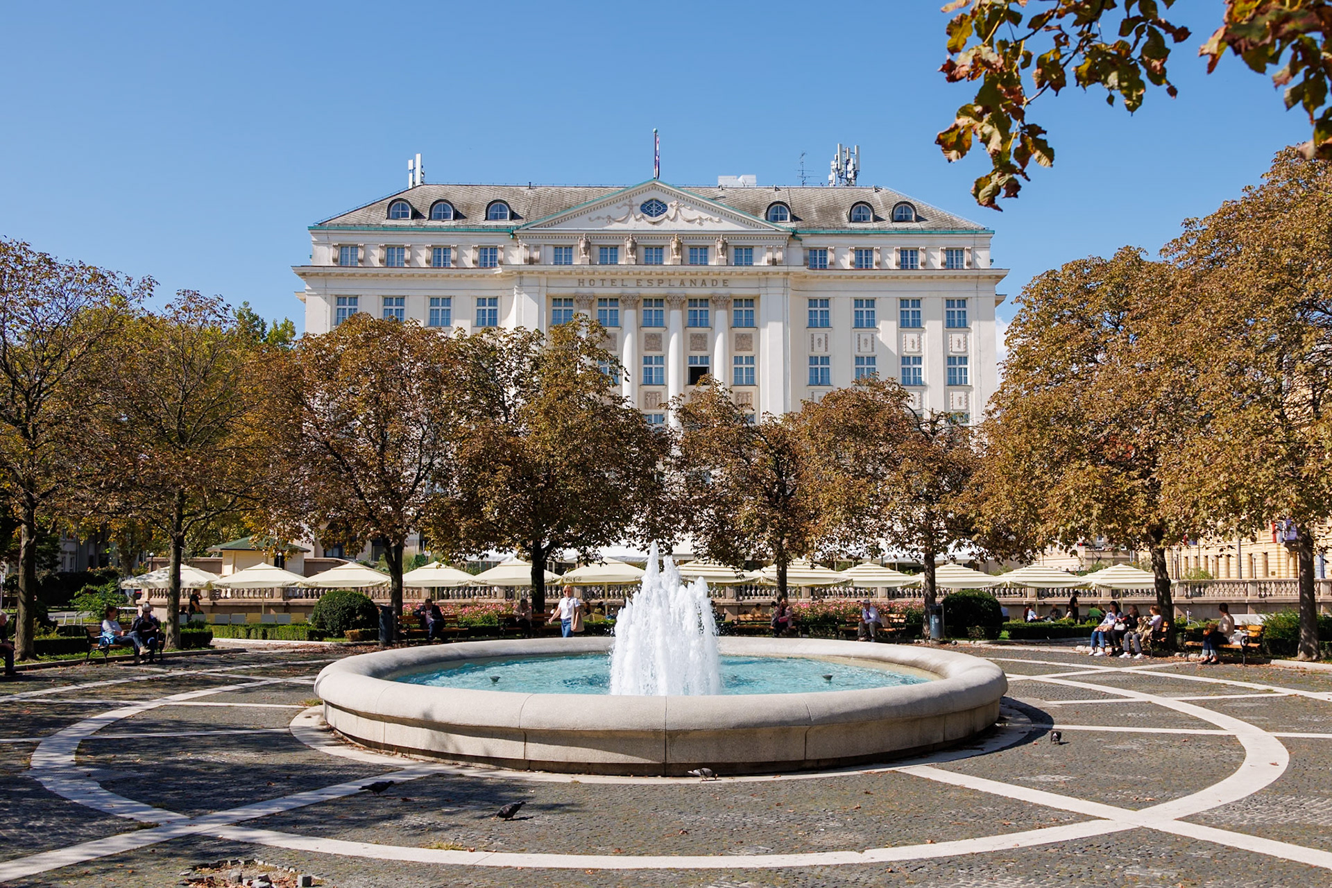 2024-09-25 10:59:49RF24-240mm F4-6.3 IS USMf/81/200 sec45°48'19.0512" N 15°58'38.7192" E