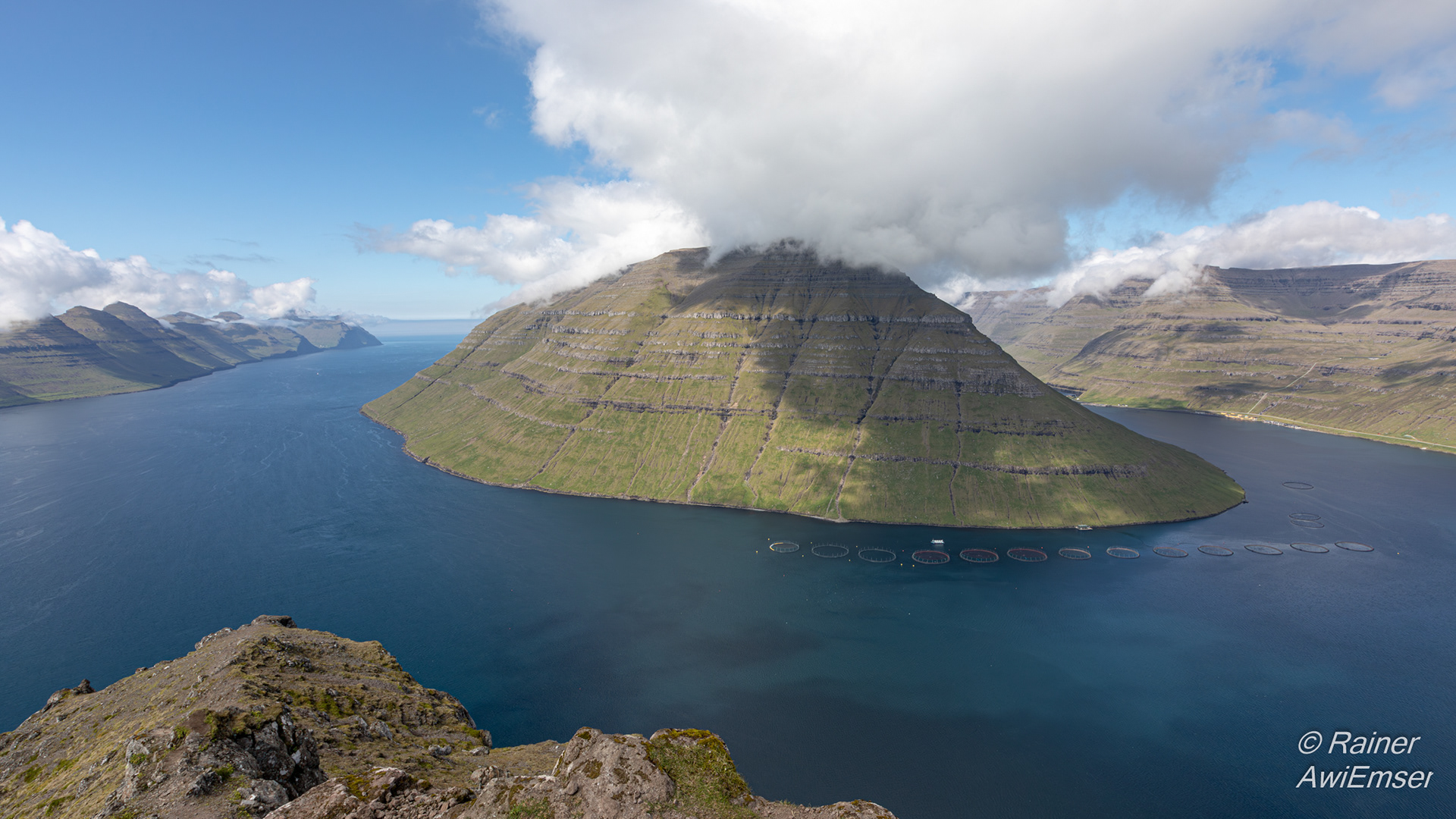 Blick vom Klakkur auf Nordinsel Kunoy