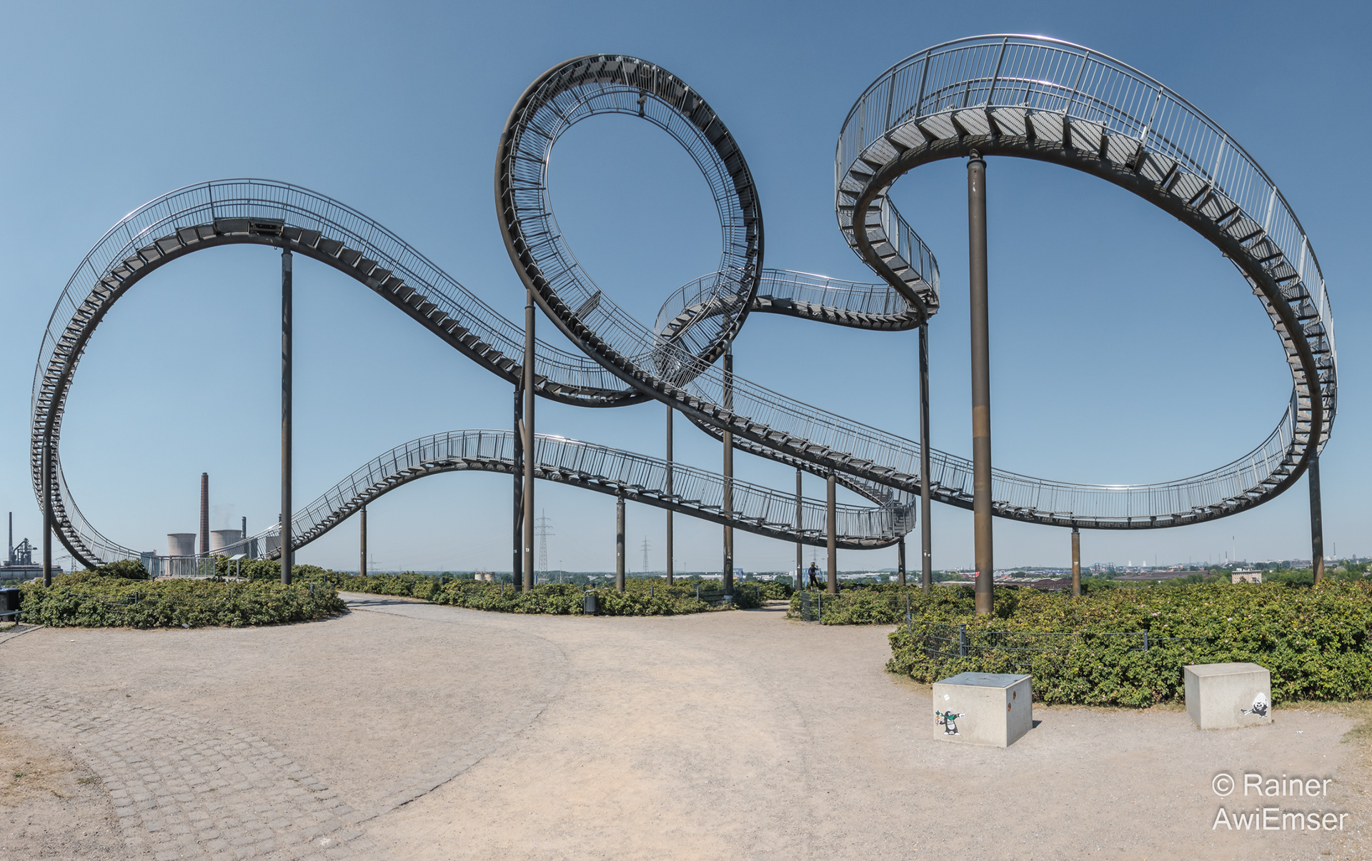 Rhein-Mythos, Bilderreise von den Schweizer Bergen bis zur Nordsee, Duisburg, begehbare Achterbahn, Tiger&Turtle, Angerpark, Abraumhalde