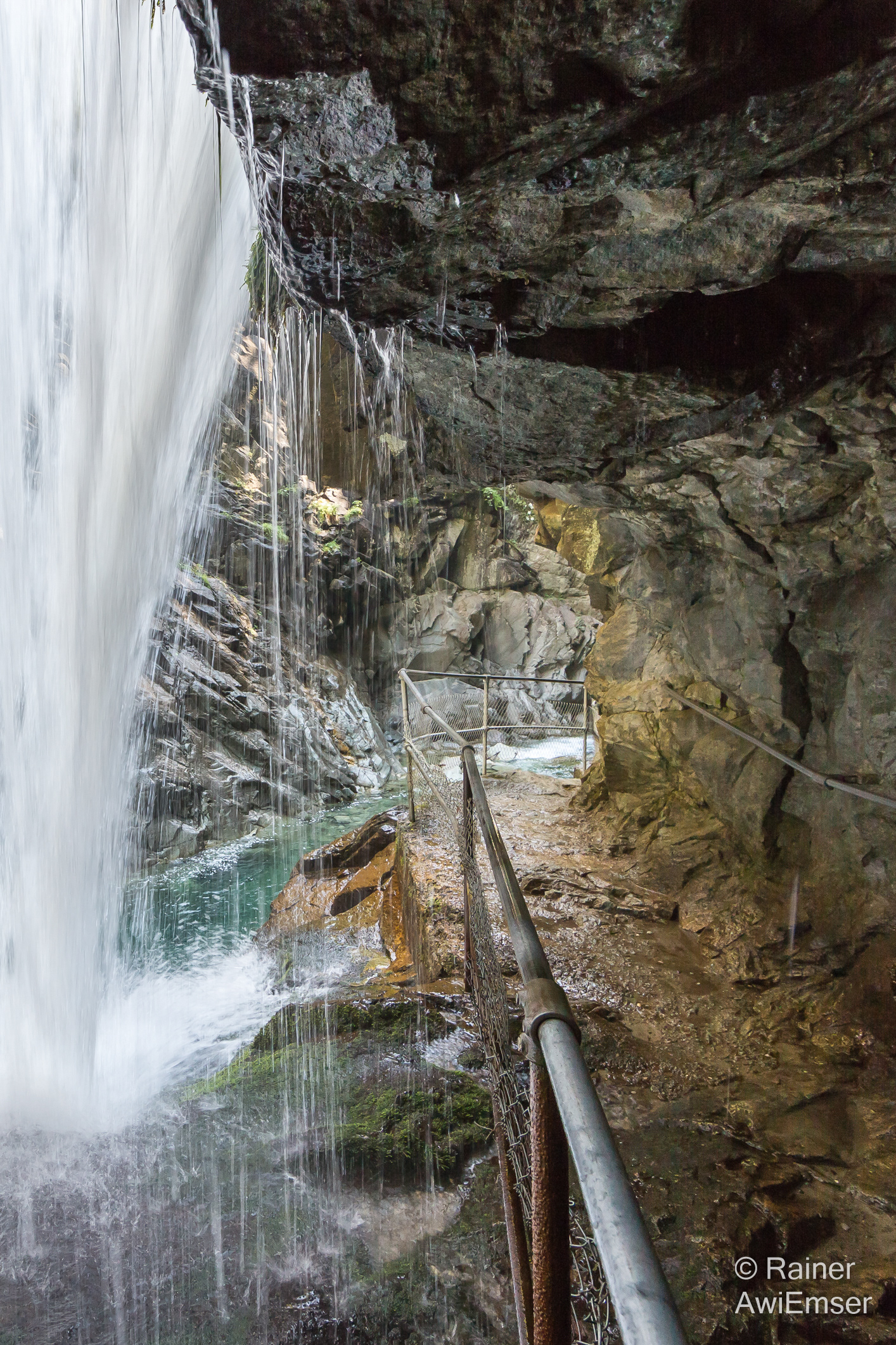 Rhein-Mythos, Bilderreise von den Schweizer Bergen bis zur Nordsee, Roflaschlucht, Wasserfall