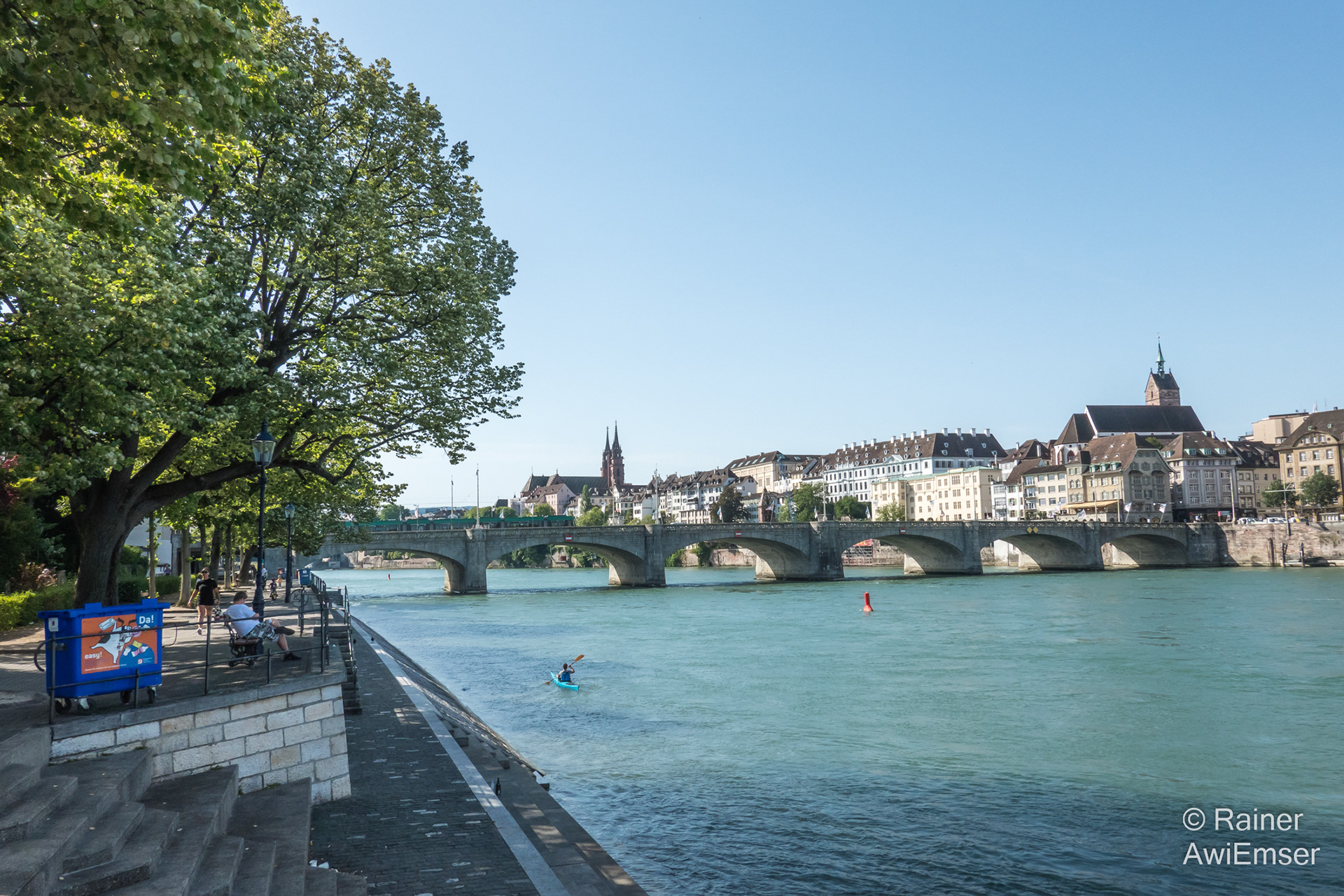 Rhein-Mythos, Bilderreise von den Schweizer Bergen bis zur Nordsee, Grossbasel, Basel, Kapelle, Todesurteile durch Ertränken von Kindsmörderinnen, Ehebrecherinnen und Diebinnen
