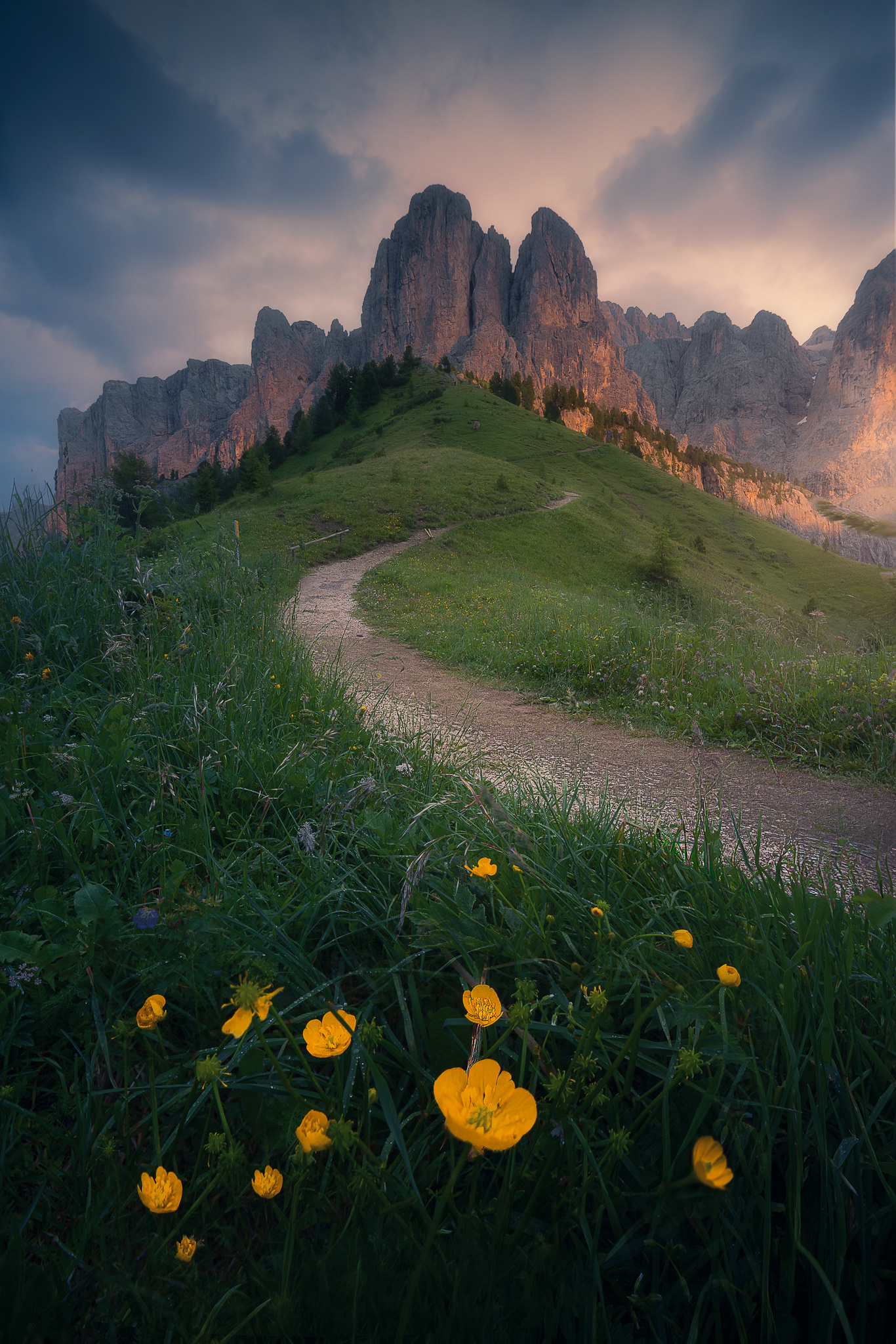 DOLOMITES GLOW