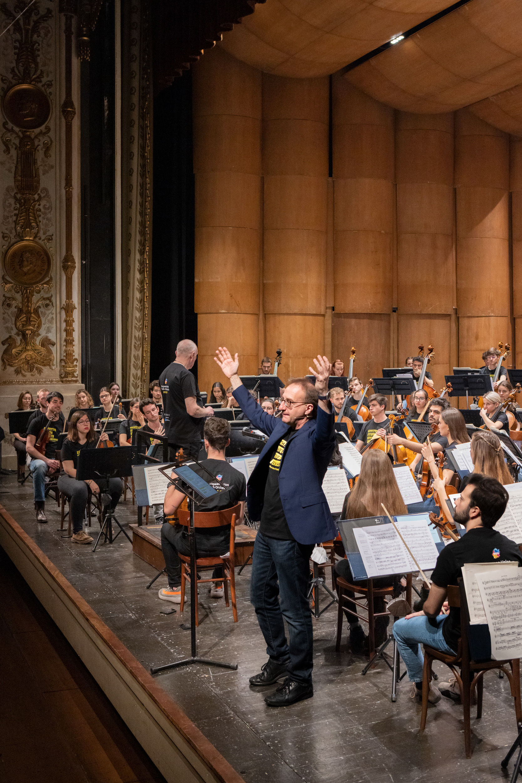 Ferrara Musica - 27-03-2022 - Introduzione al Concerto per Orchestra di B. Bartók - Euyo - Peter Stark, direttore - Foto © Marco Caselli Nirmal