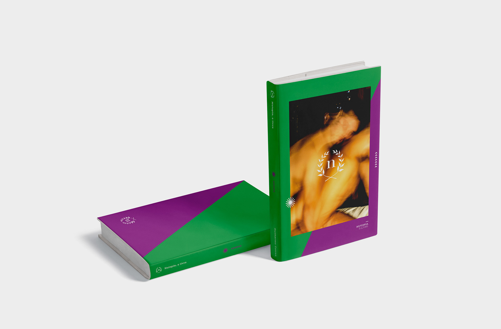 Nutopia, o livro - FÍSICO tamanho 21x29cm papel couche 125g R$256,00