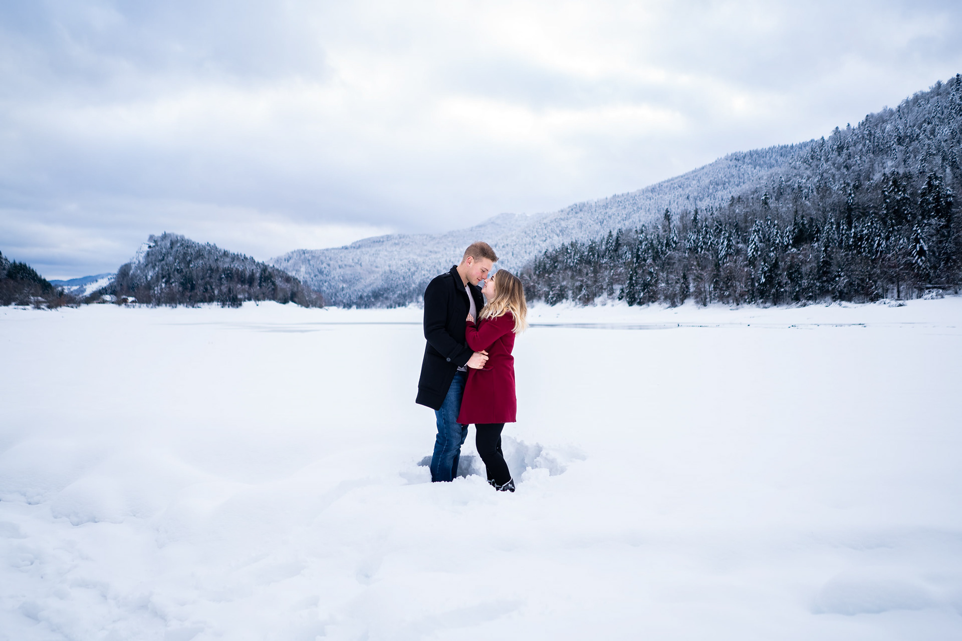 Séance engagement dans un sublime paysage enneigé ❄️