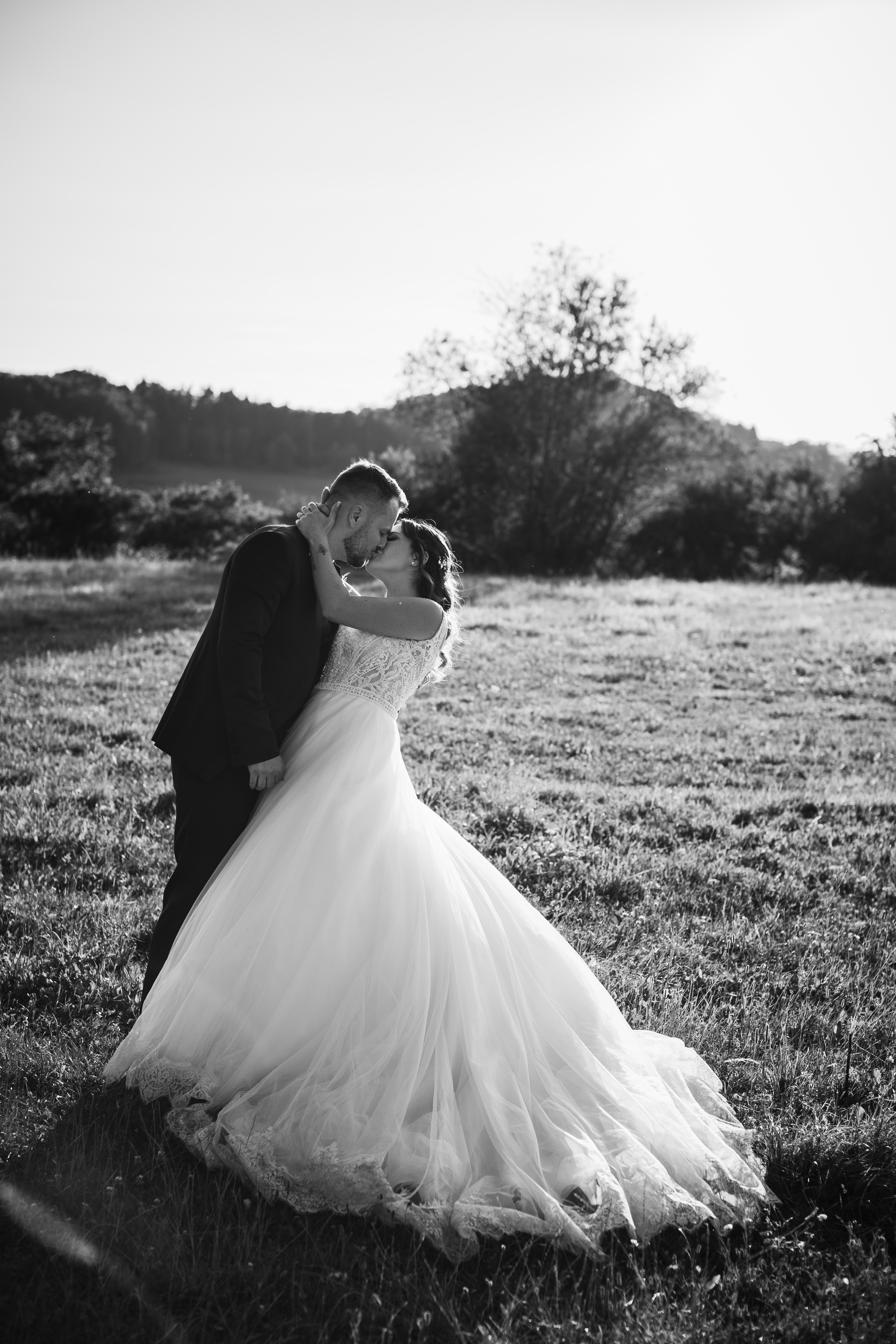 Séance couple à la Golden hour - Mariage 2023