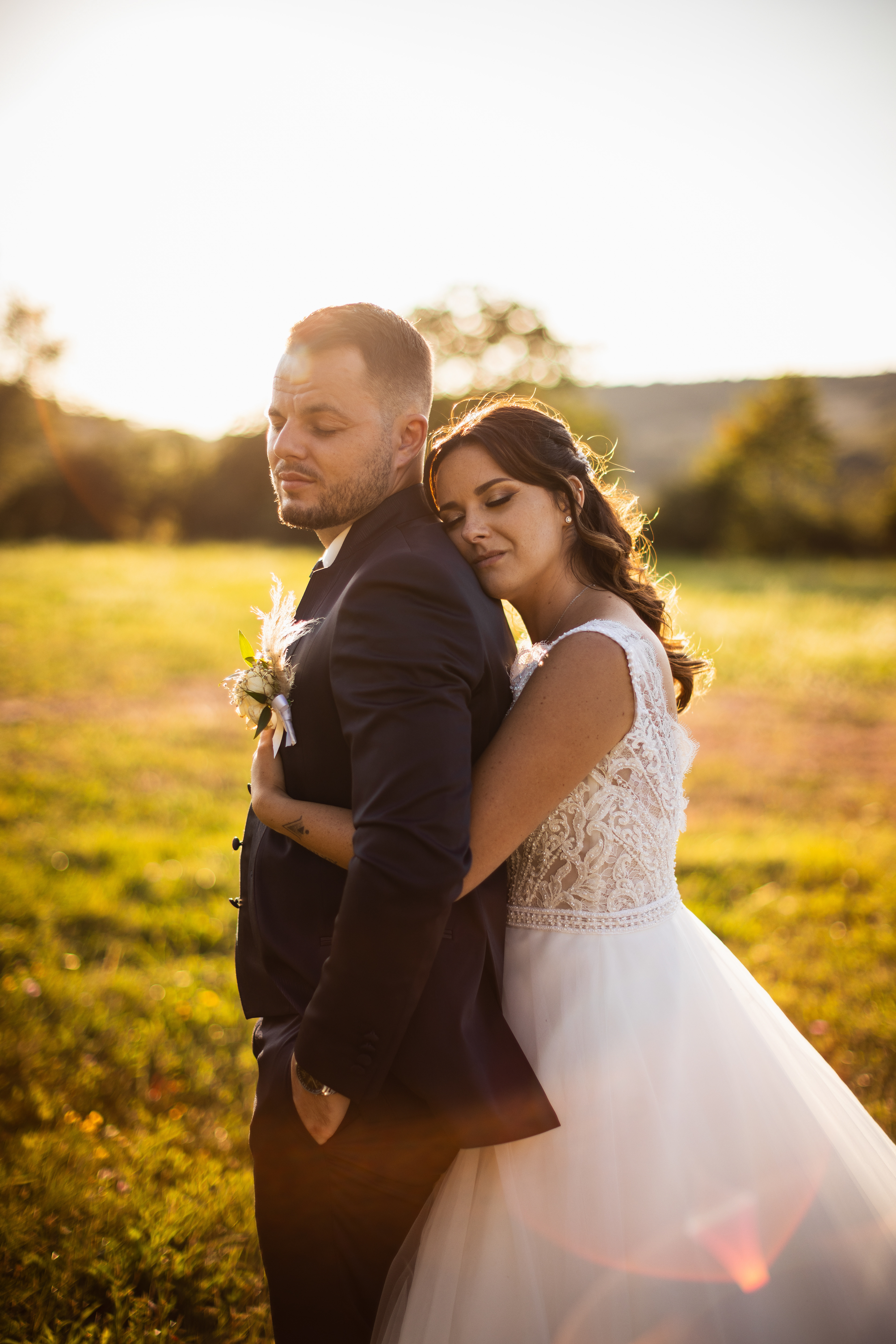 Séance couple à la Golden hour - Mariage 2023