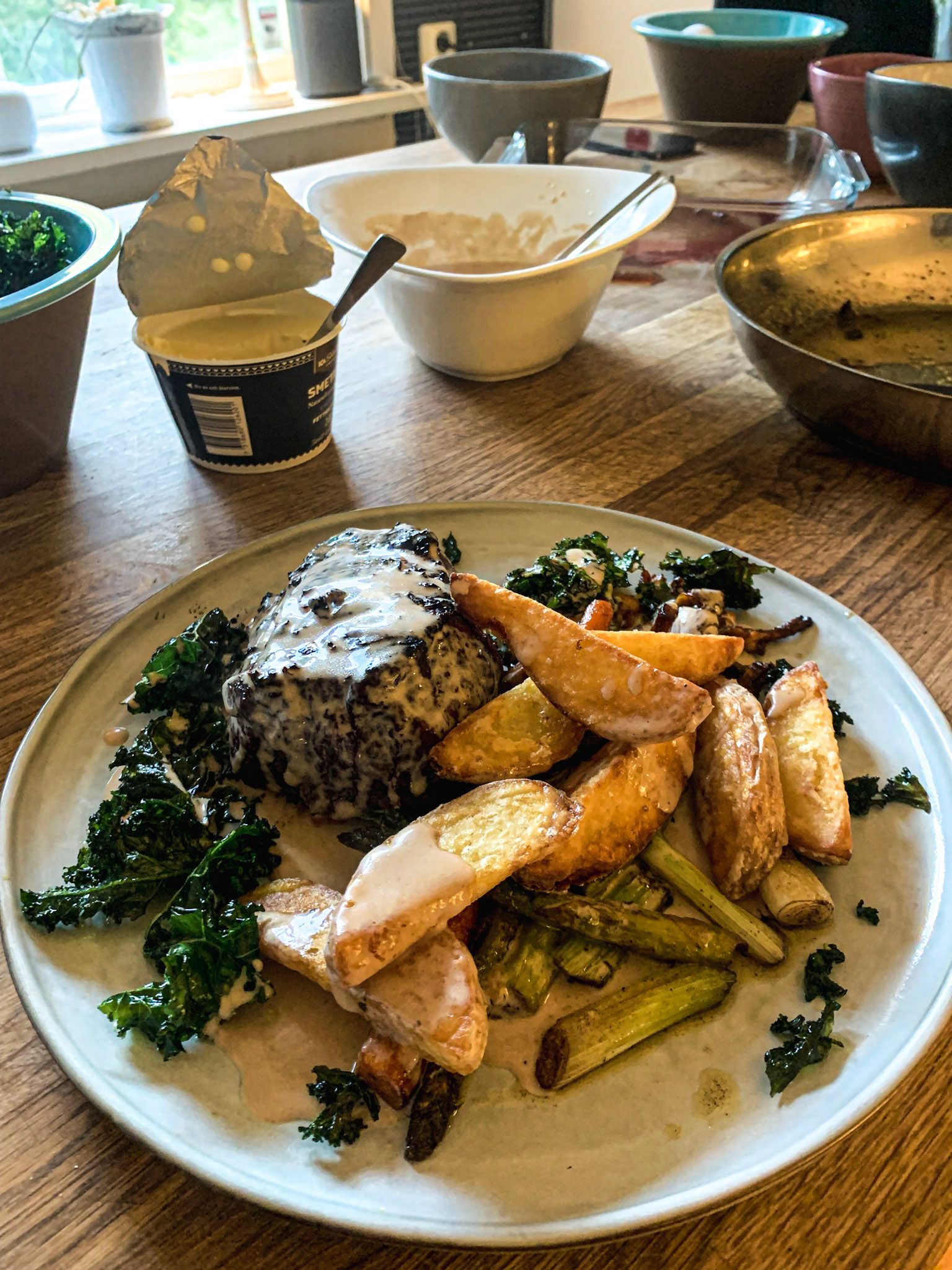 Ibland är en enkel oxfilé, friterad potatis och dill med syrad rödlök och en mastig gräddsås det bästa