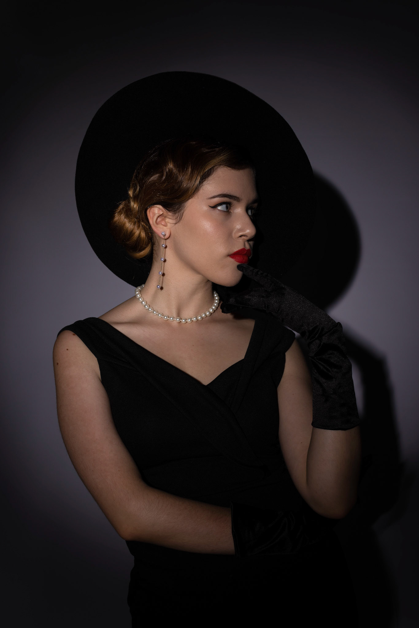 Hair and Makeup: AliciaLaurenCreative, Photography: Zena Fawzy Abdou, Model:Zsofi Bujaki
