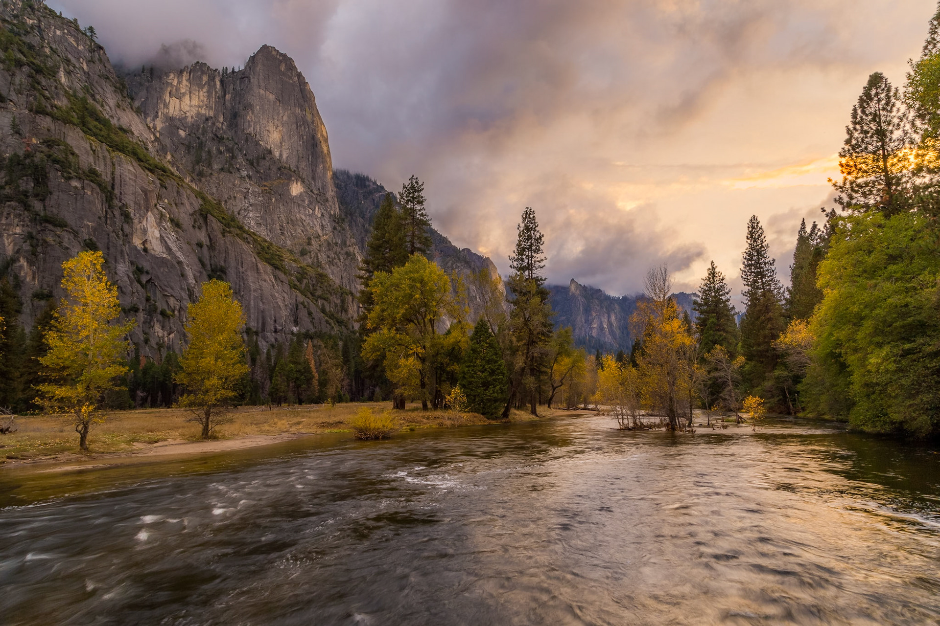 Sentinel Rock, Merced River, Yosemite NP