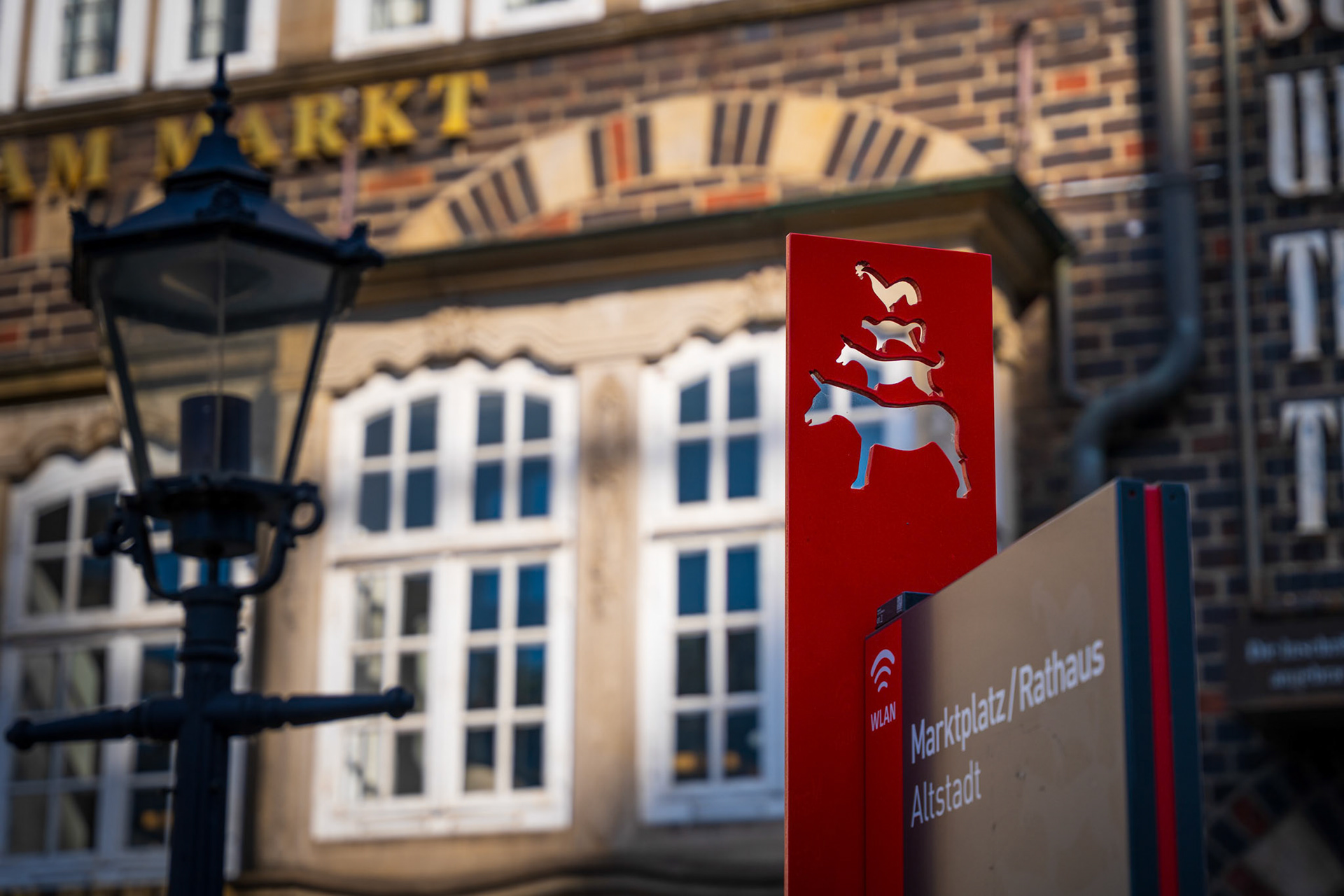 Brémské náměstí / Zastávka MHD