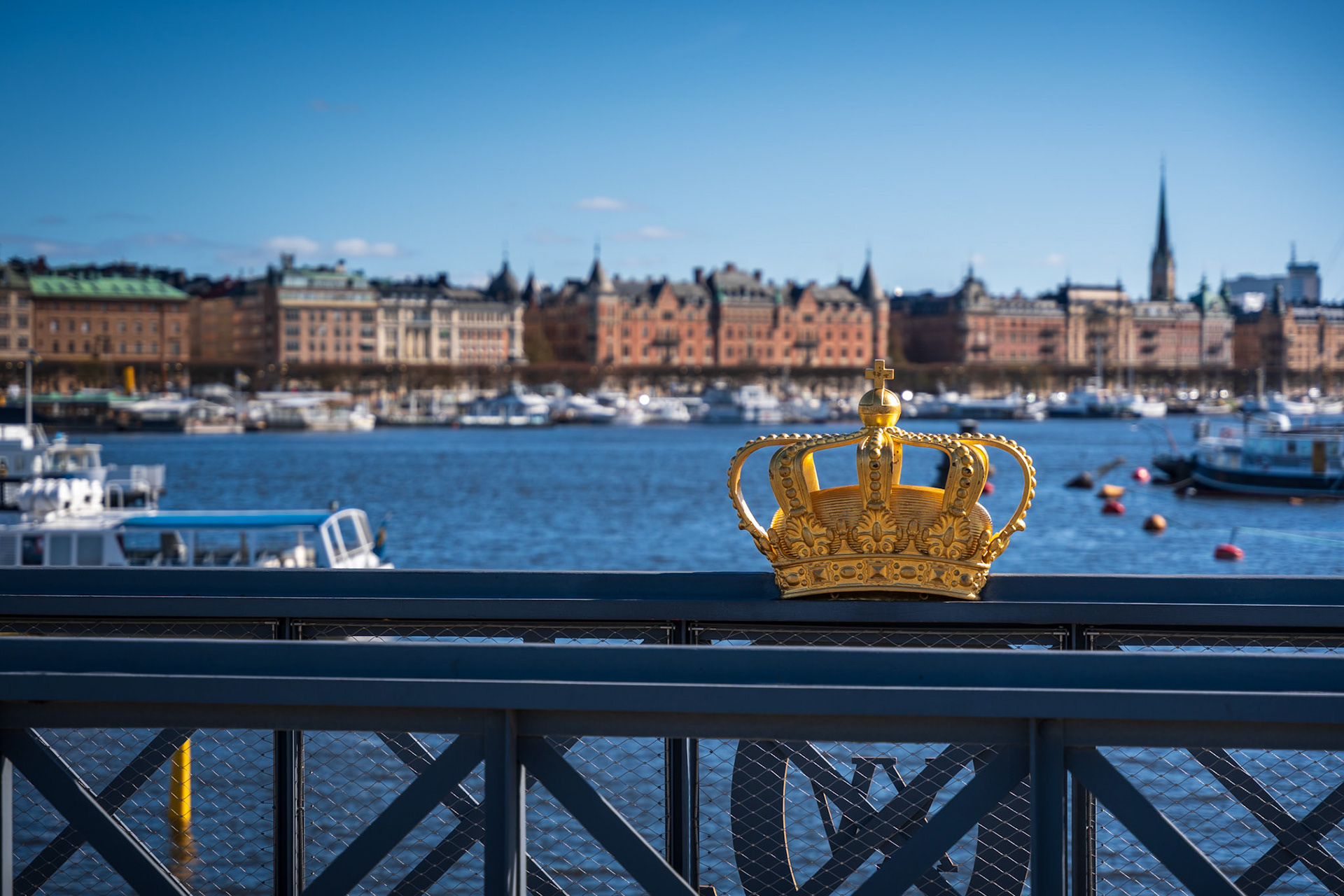 Strandvagen pohledem z mostu Skeppsholmsbron