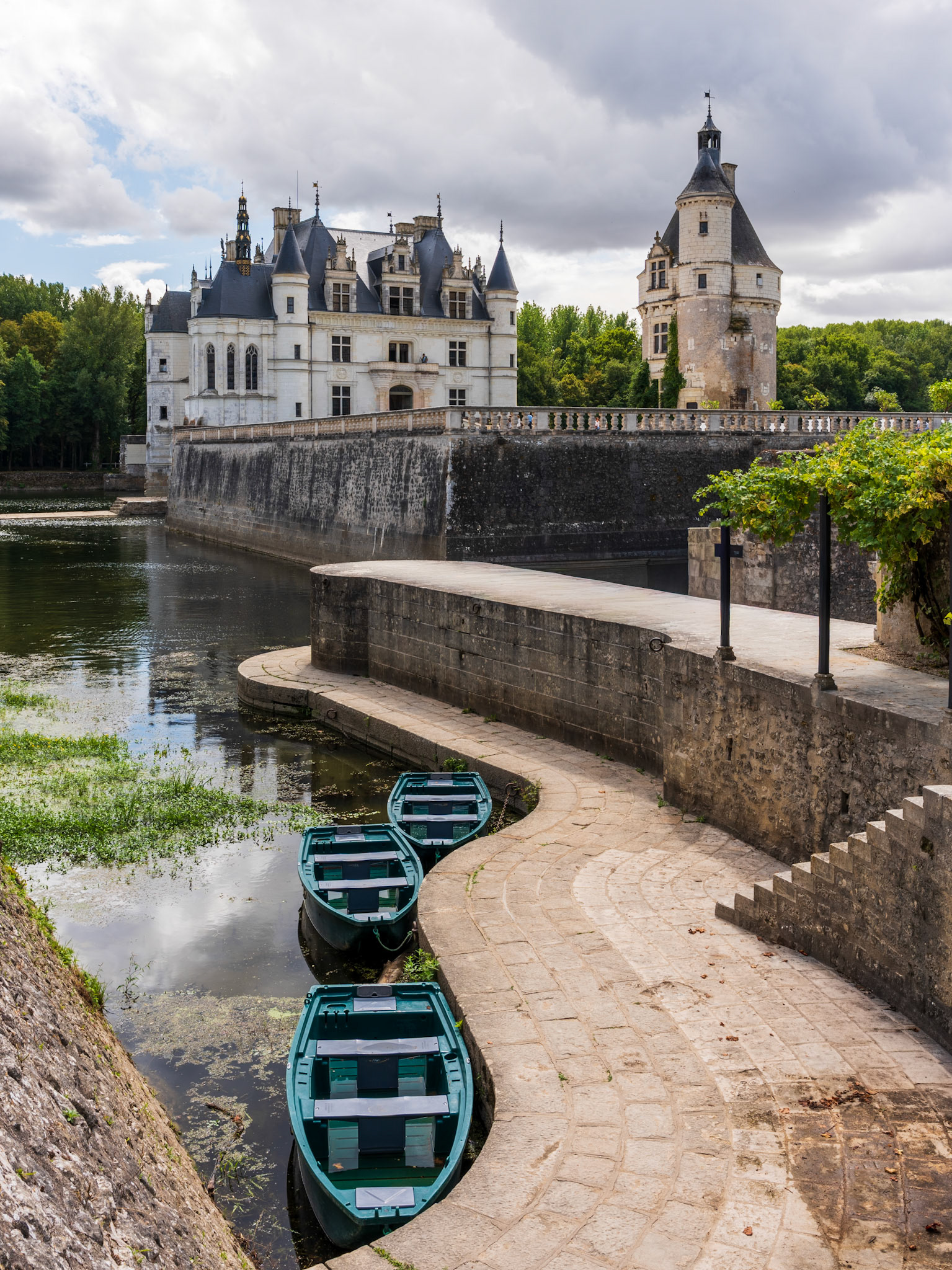 Zámek šlechtičen - Chenonceau