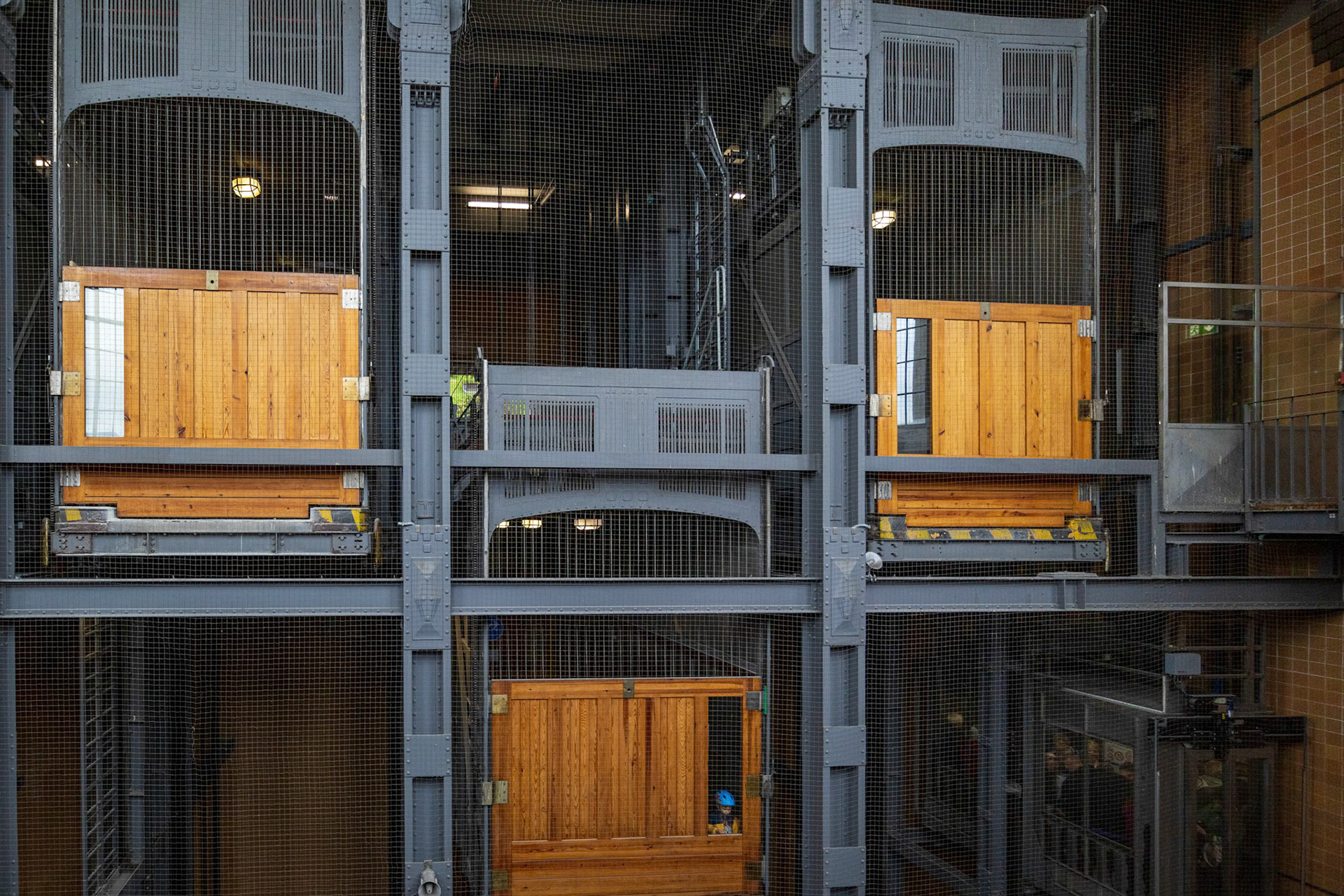 Výtahy labského tunelu