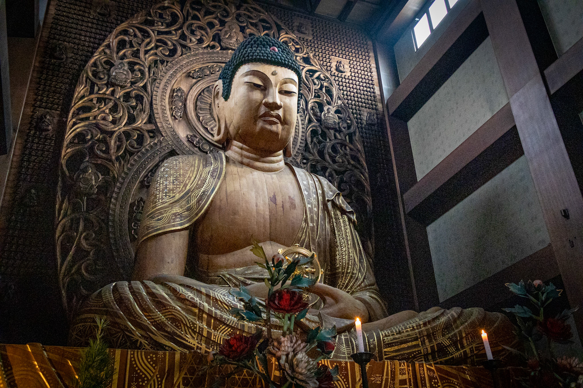 dřevěná socha buddhy chrámu Tochoji, Fukuoka