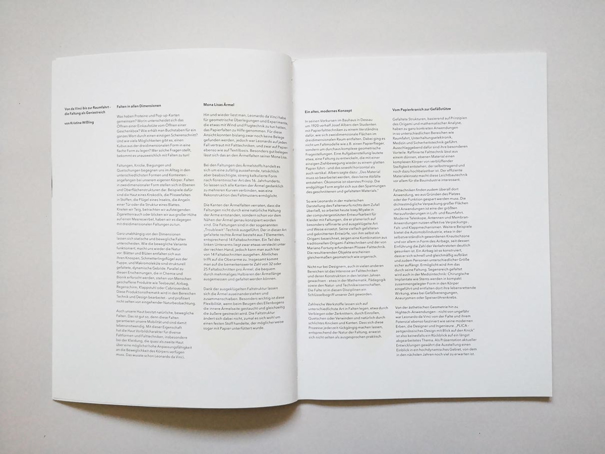 Kristina Wißling's catalogue text from Da Vinci to space travel - folding as a stroke of genius for the exhibition "Plica" of the Foundation for Art, Education and Training of the Sparda Bank in Münster.
