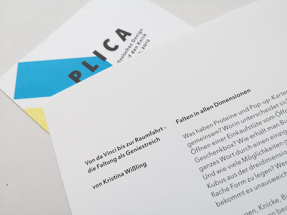 Kristina Wißling's catalogue text from Da Vinci to space travel - folding as a stroke of genius for the exhibition "Plica" of the Foundation for Art, Education and Training of the Sparda Bank in Münster.