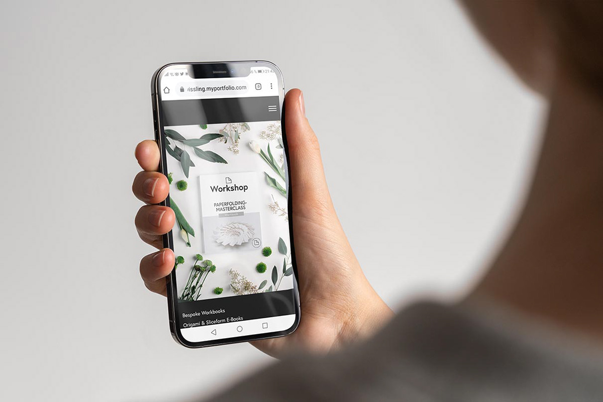 Smartphone for the presentation of Kristina Wißling’s new website..