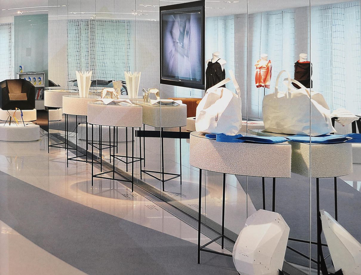 Design objects with folds and creases by various designers that were shown in the Plica exhibition in Münster.