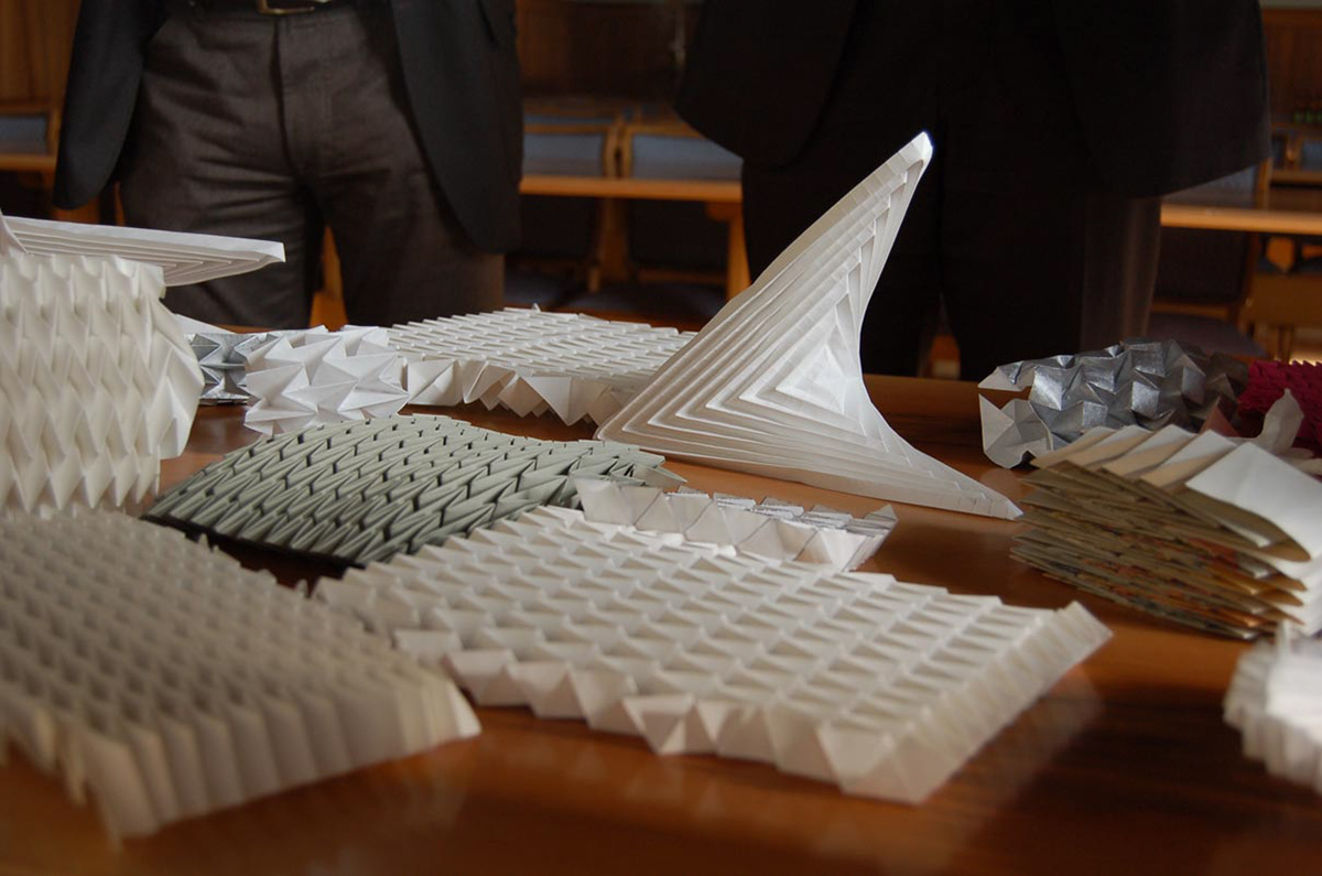 Kristina Wißling was invited to give a technical presentation on Origami Technology- Modern Science and Applications in Design, Research and Industry at the Fraunhofer Institute for Silicate Research in Würzburg.