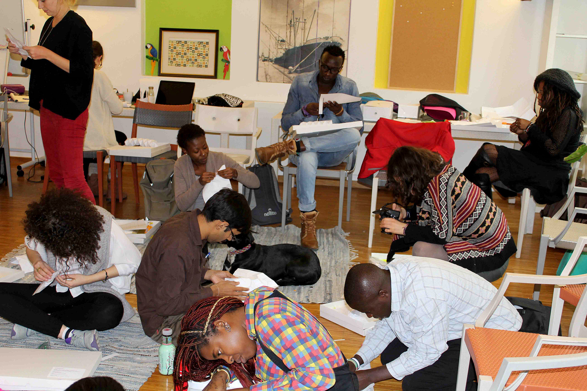 Pictures from the workshop in Hamburg at the DoSchool with H&M and Kristina Wißling about folding techniques.