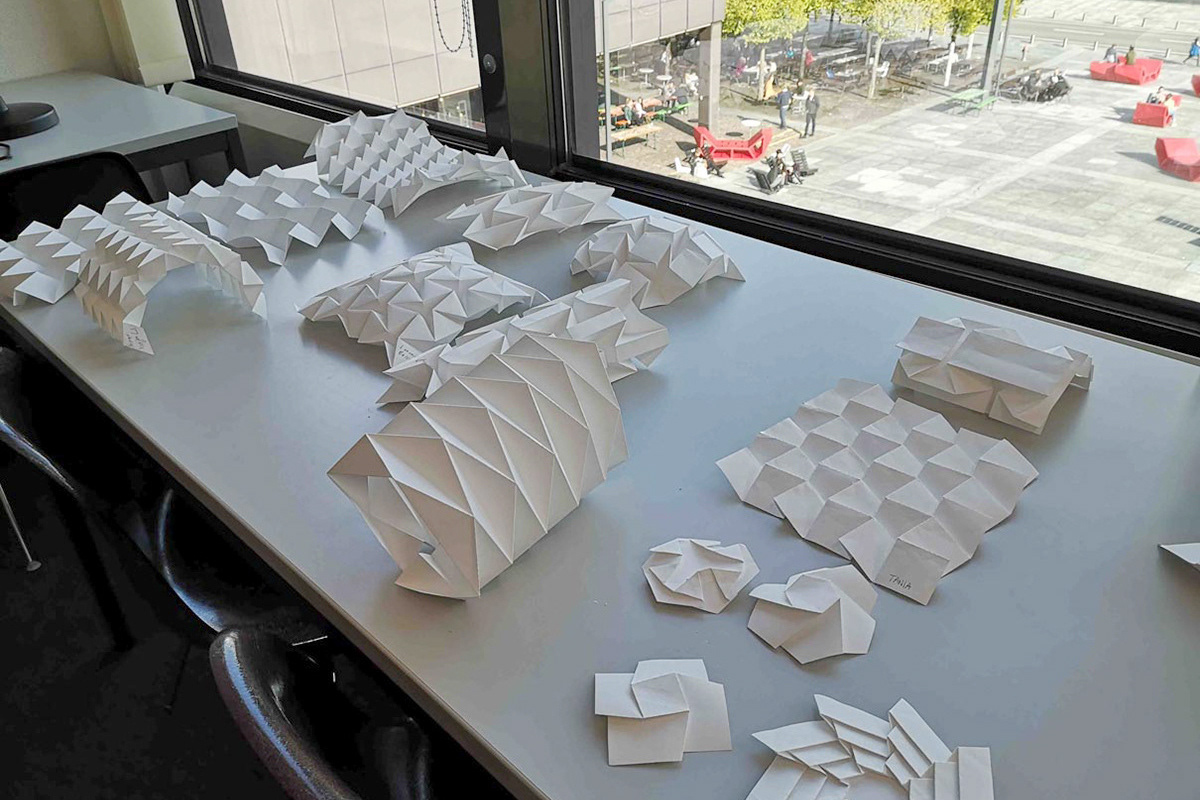 Presentation of the results of the folding structures made of paper that were created at ETH with Kristina Wißling, a folding expert.