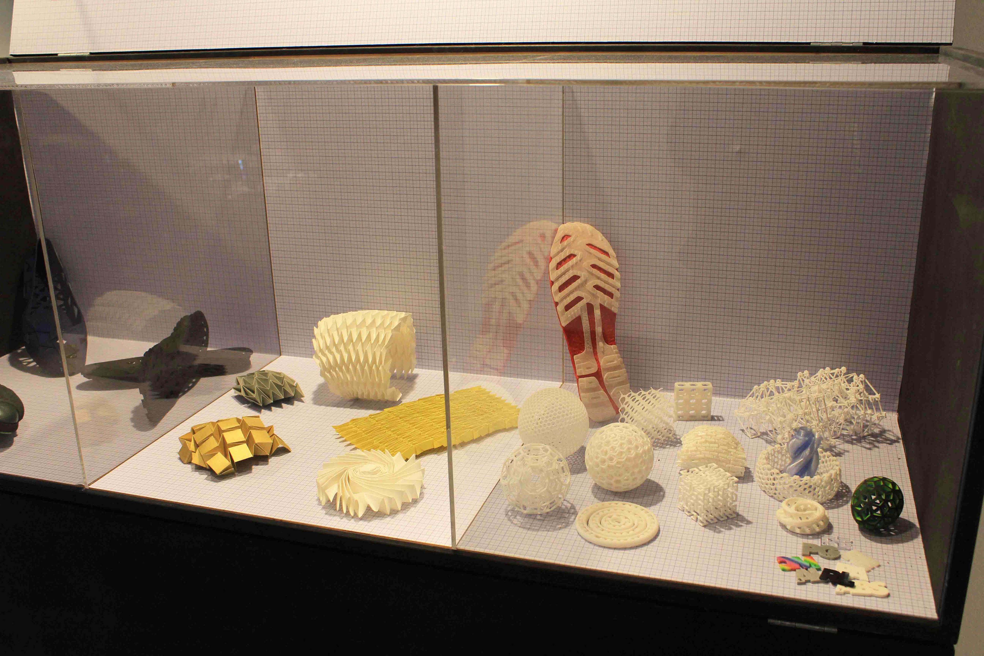 Paper prototypes, two- and three-dimensional folding structures by designer Kristina Wißling.