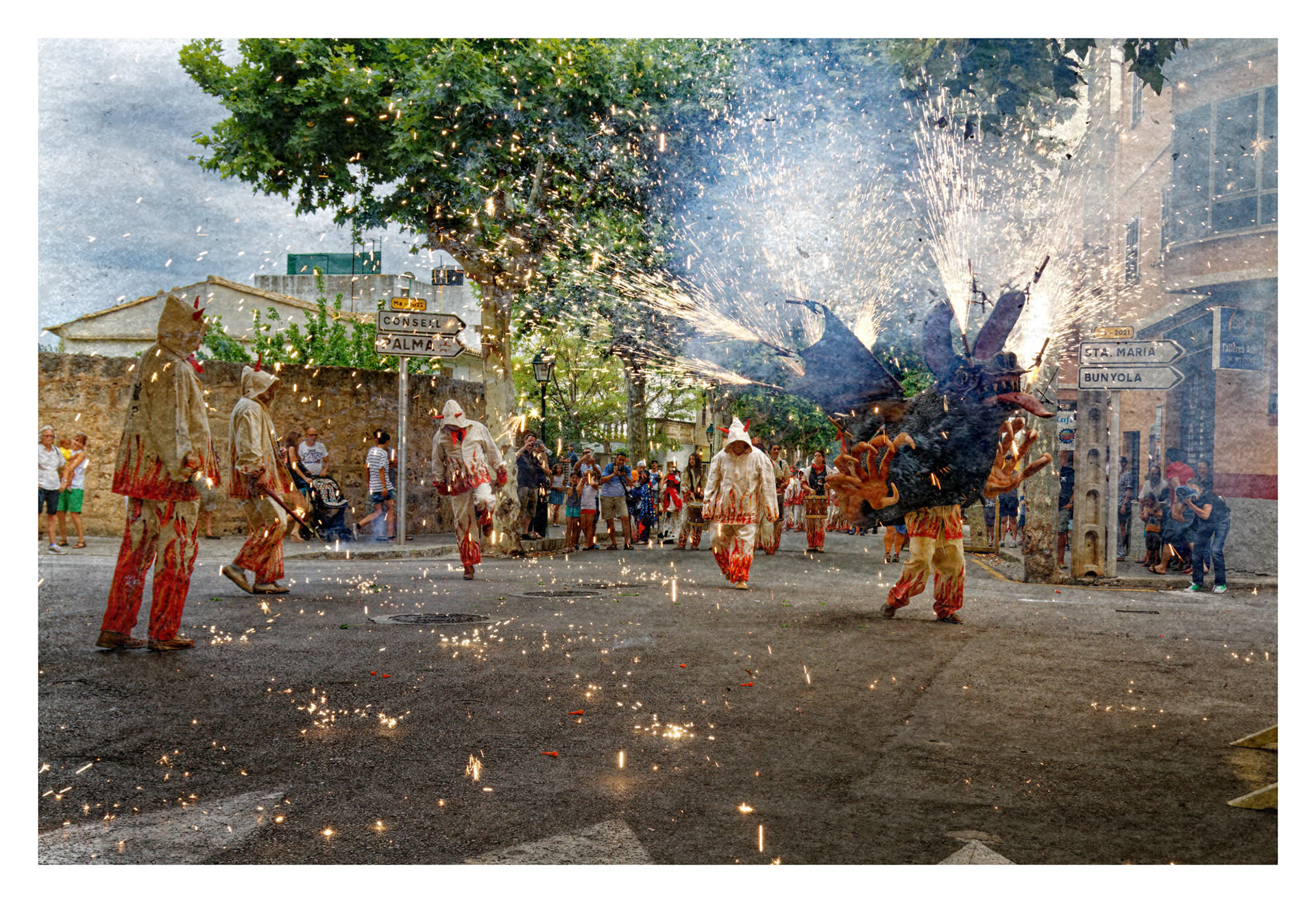 Feuerlauf (Correfoc) in Alaró auf Mallorca