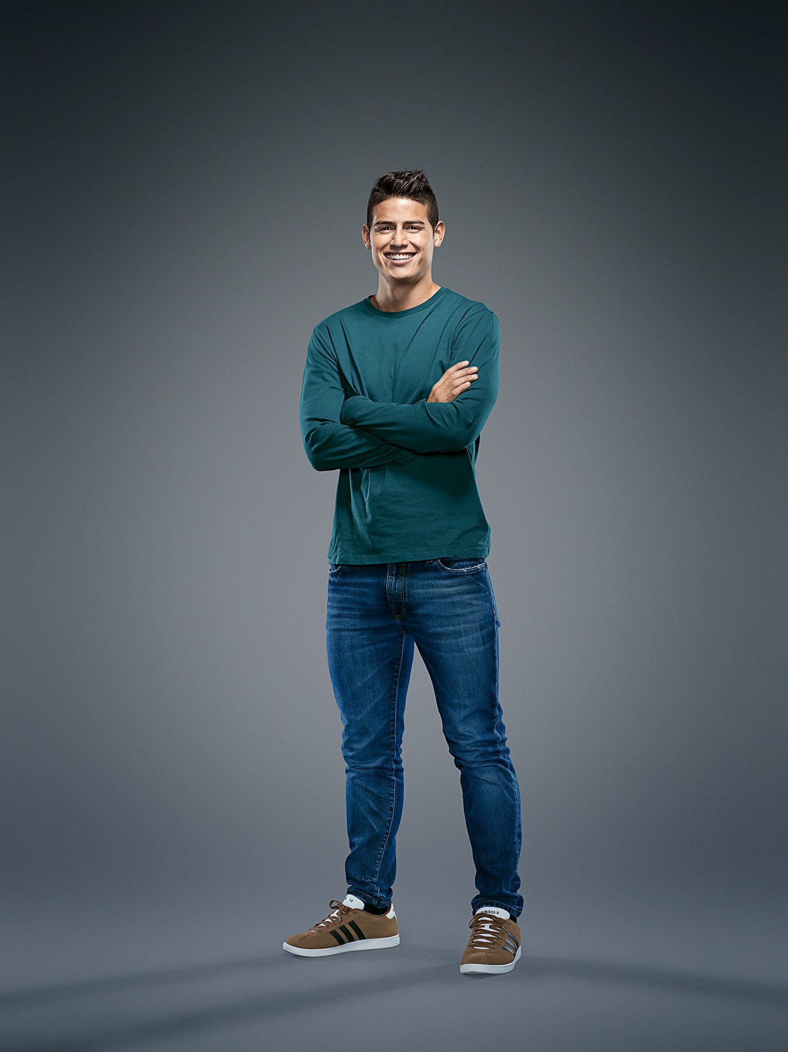 PEPSI Blue Card, James Rodríguez, Photographed by Hamish Brown - Amv BBDO
