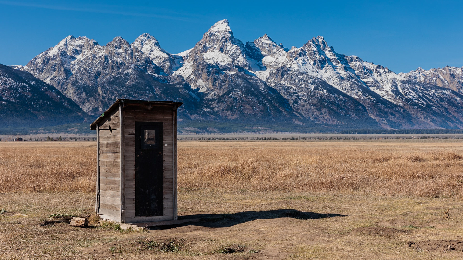 The classic photo from this location is a barn about 100 yards from this outhouse. I thought this composition would be amusing and useful.