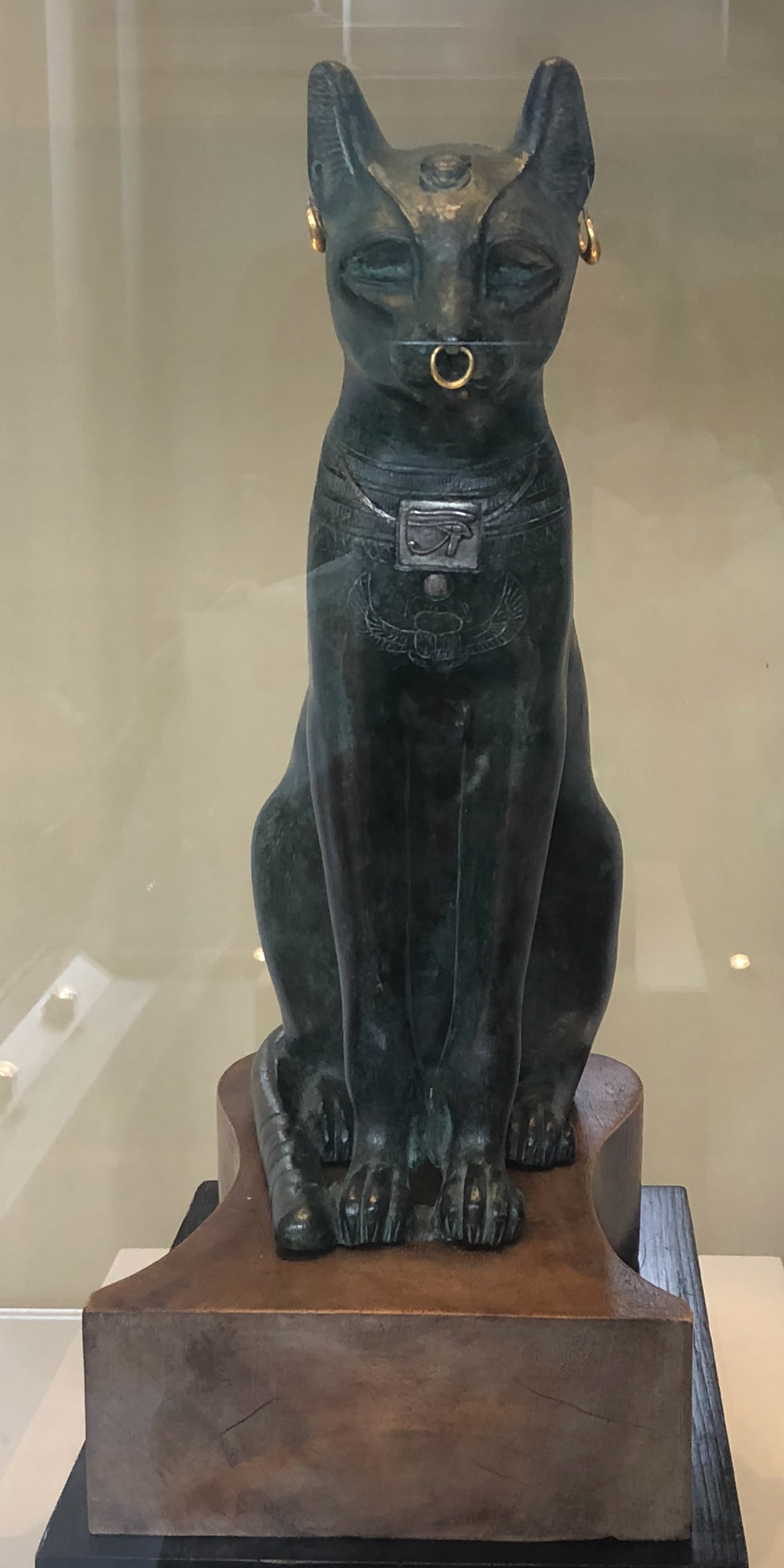 A statue of Bastet in the British Museum in London.