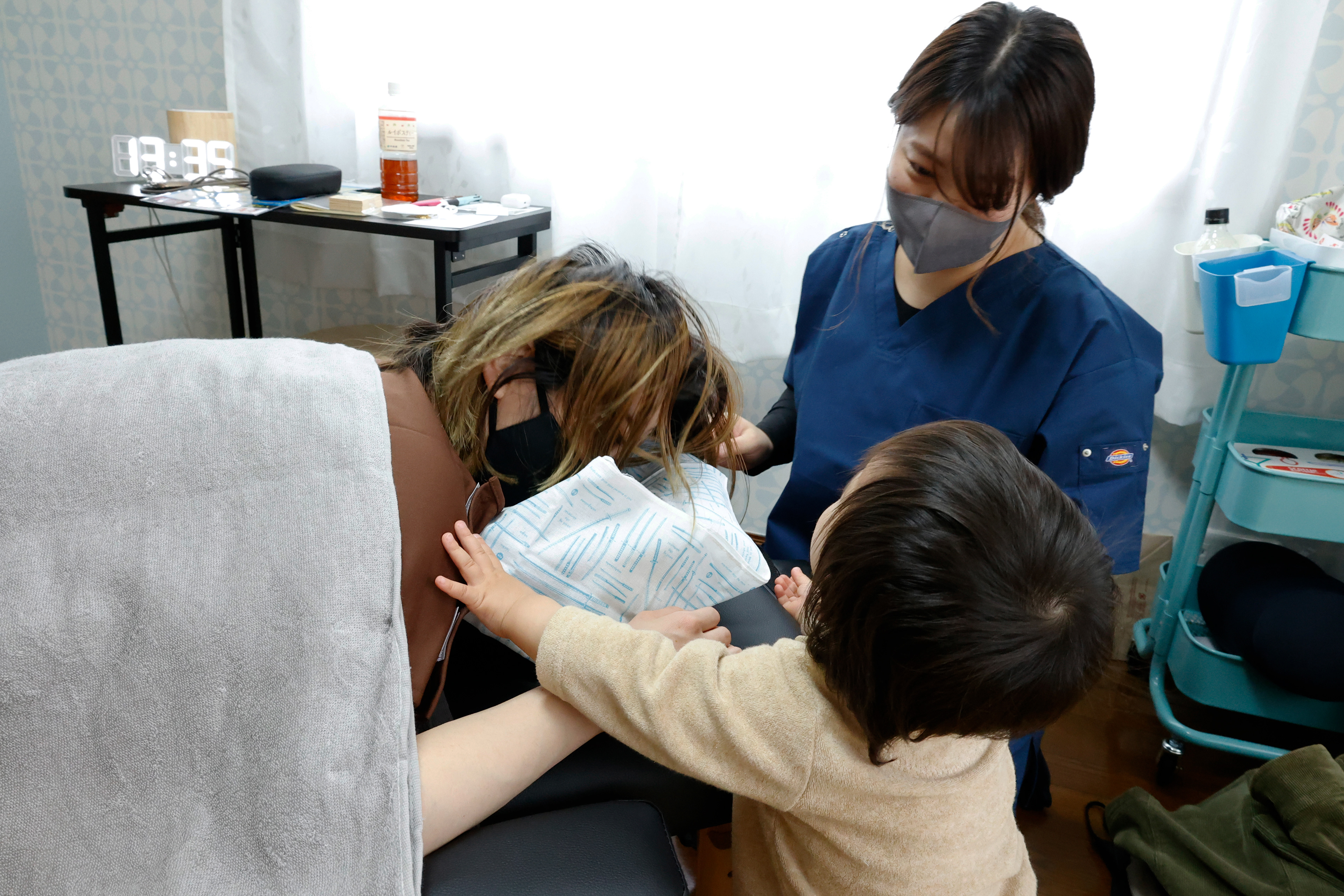 ママに何してるの！？の図