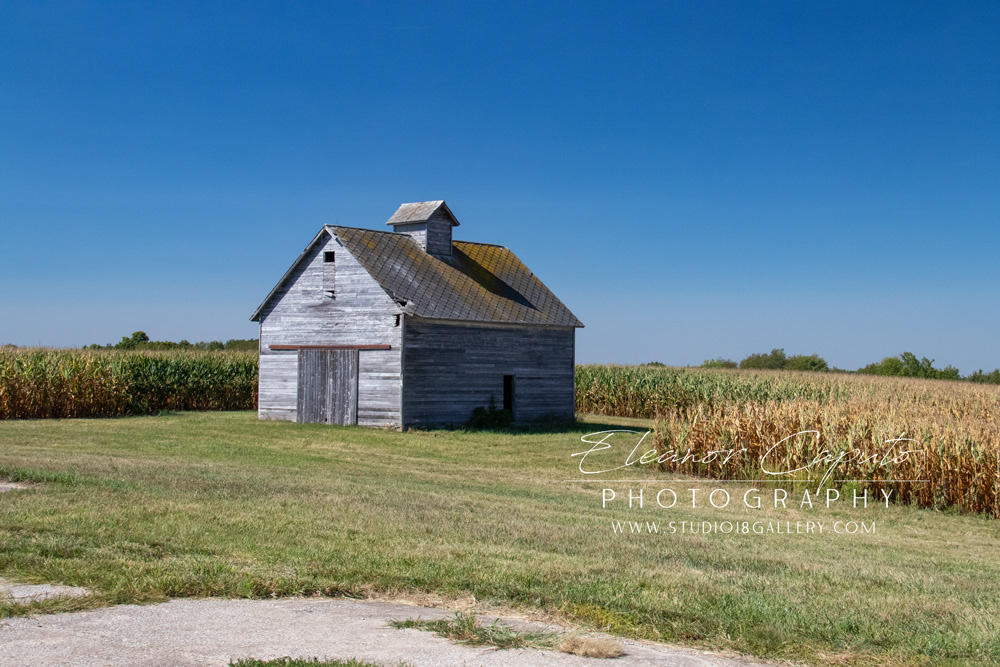 (33) Corn crib on hwy 27 leaving donnellson 4