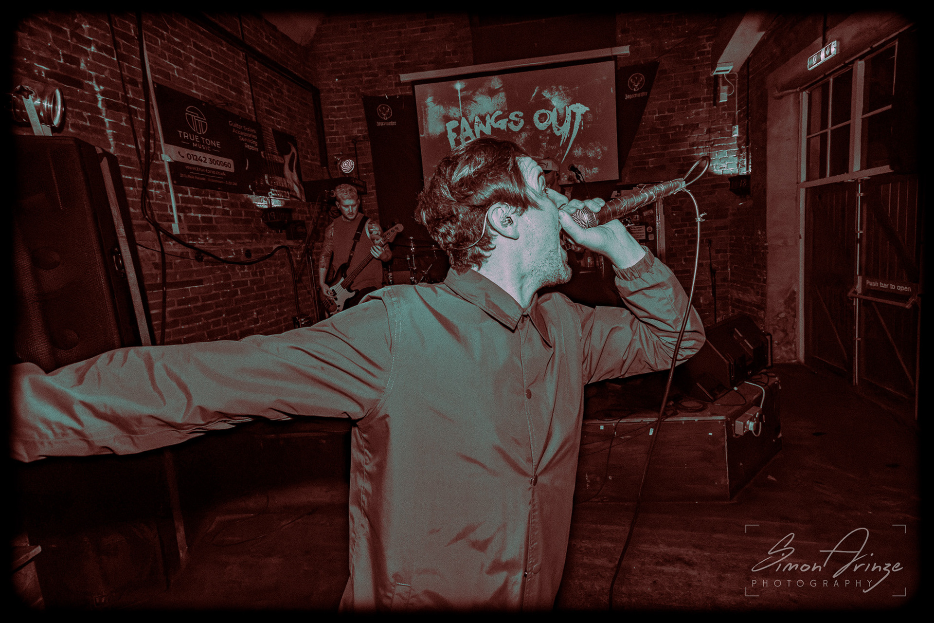 Fangs Out - Frog & Fiddle, Cheltenham - 20/02/2026 - Simon Arinze Photography
