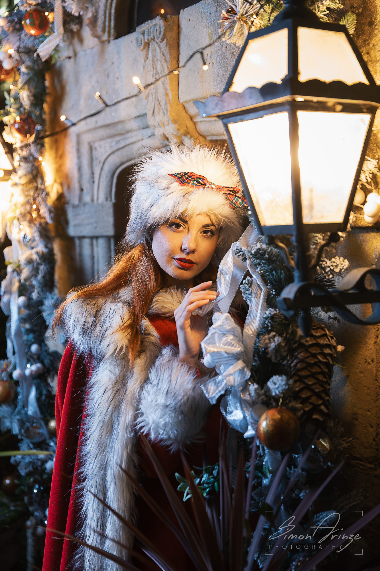 Hannah Lou - "Mrs Claus" - Alastair Currill Photo, Bourton-on-the-Water - 08/12/2025 - Simon Arinze Photography