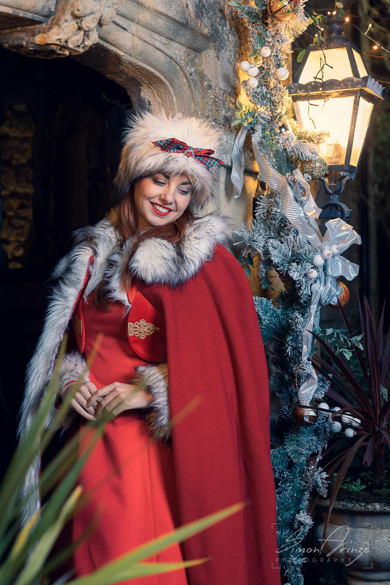 Hannah Lou - "Mrs Claus" - Alastair Currill Photo, Bourton-on-the-Water - 08/12/2025 - Simon Arinze Photography