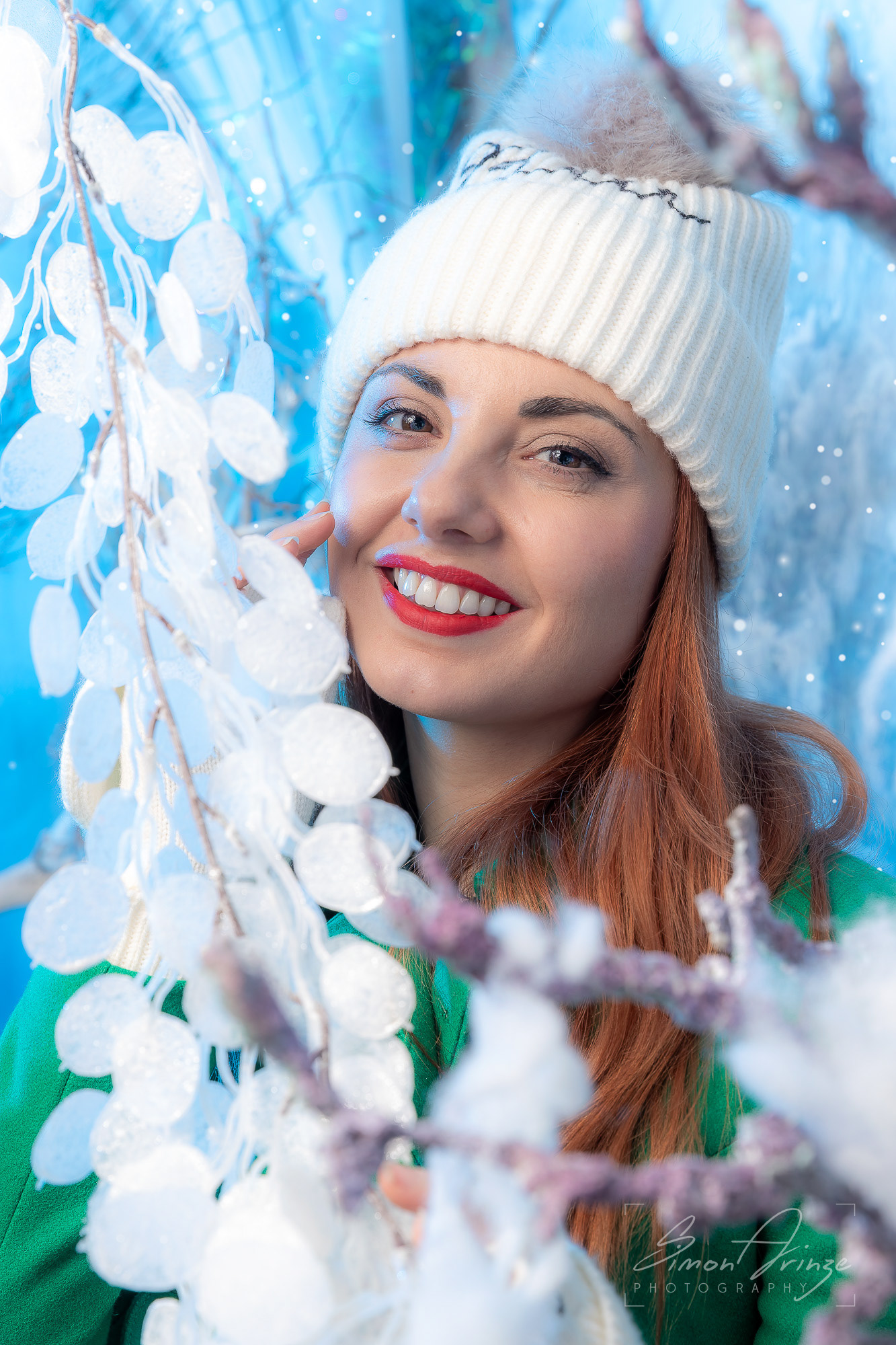 Hannah Lou - "Mrs Claus" - Alastair Currill Photo, Bourton-on-the-Water - 08/12/2025 - Simon Arinze Photography