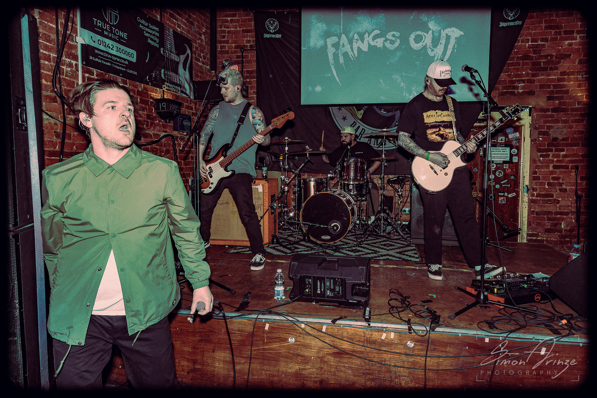 Fangs Out - Frog & Fiddle, Cheltenham - 20/02/2026 - Simon Arinze Photography