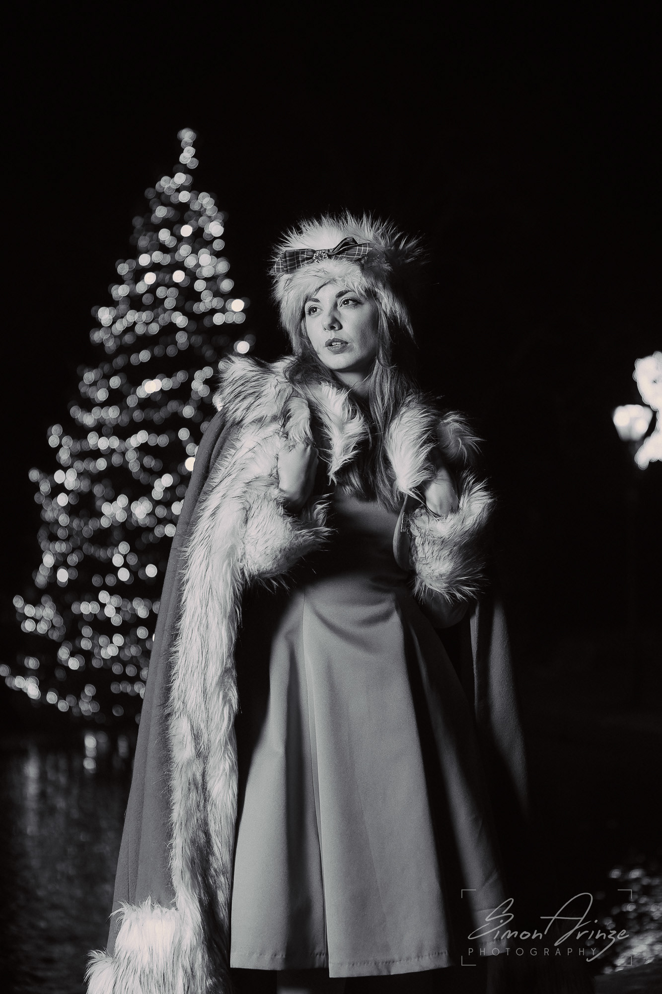 Hannah Lou - "Mrs Claus" - Alastair Currill Photo, Bourton-on-the-Water - 08/12/2025 - Simon Arinze Photography