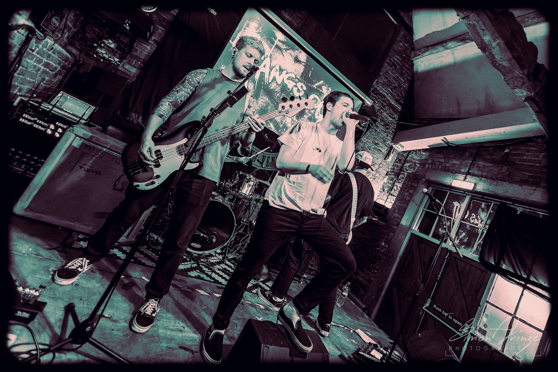 Fangs Out - Frog & Fiddle, Cheltenham - 20/02/2026 - Simon Arinze Photography