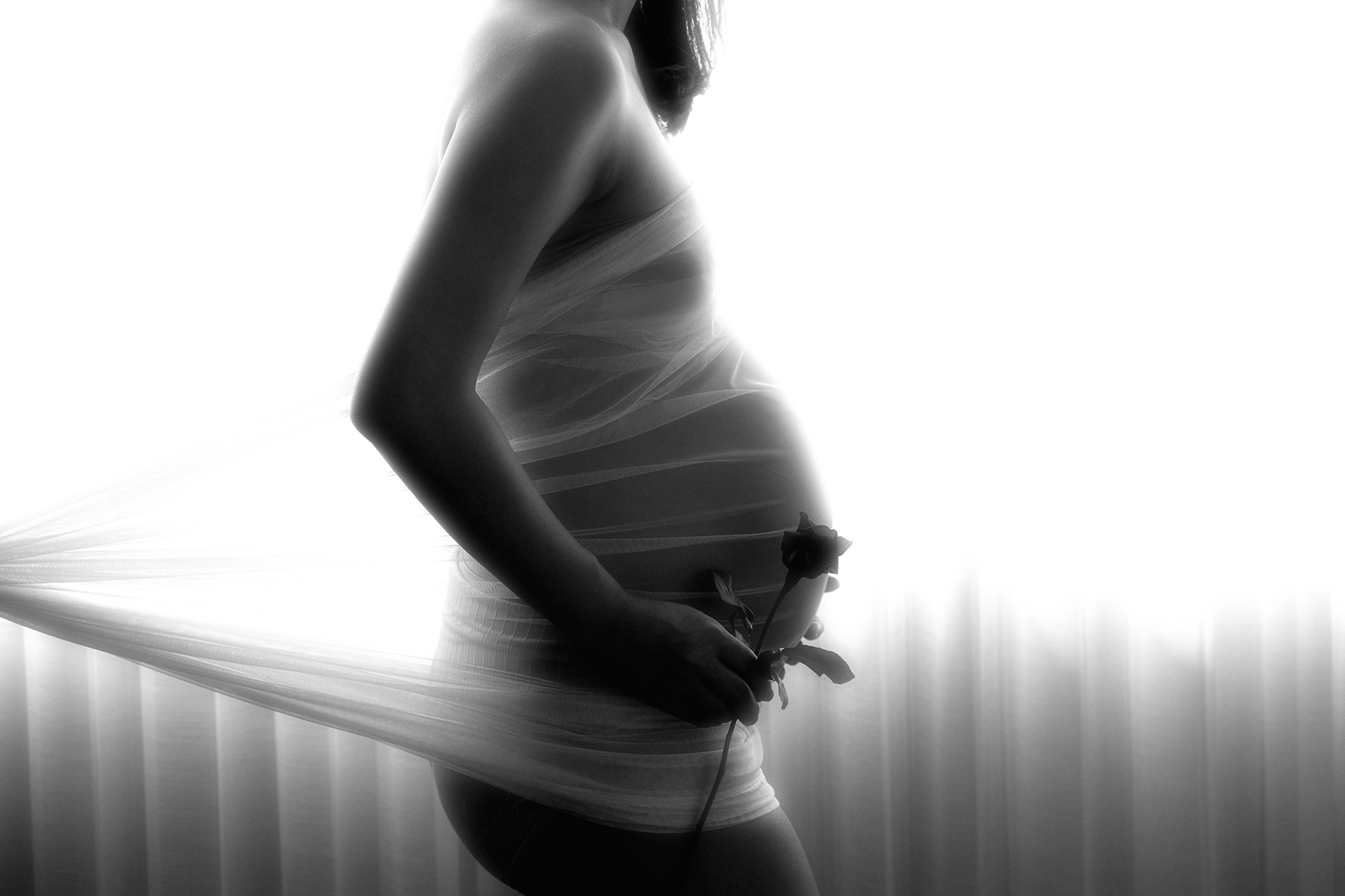 Photographer Newborn and Maternity Pregnancy in Bangkok ,Capture the feeling Photo shoot Natural light Location Bangkok,Thailand. Photographer by Mansri Monkaew