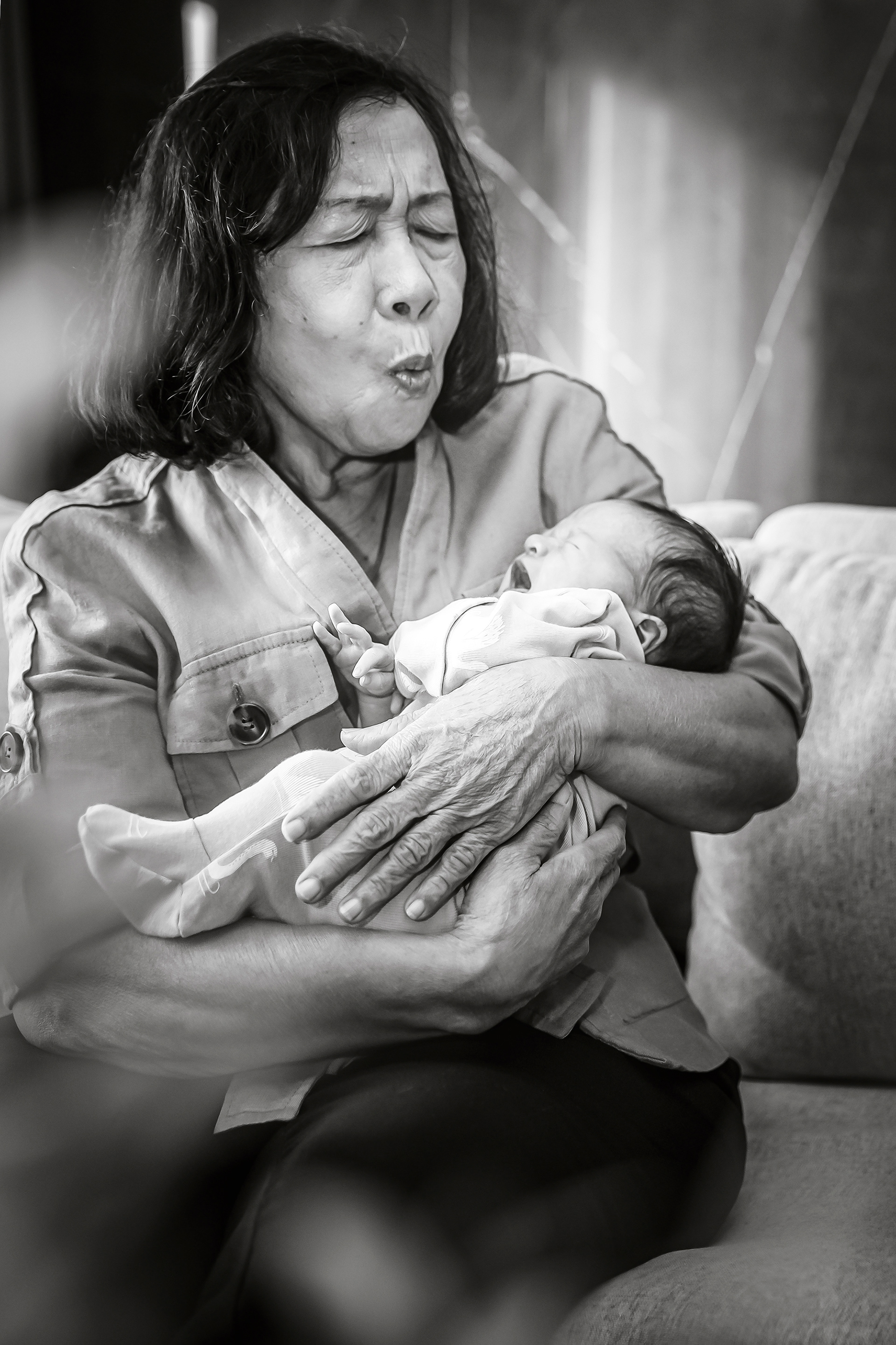 Photographer Newborn and Maternity Pregnancy Family in Bangkok ,Photo shoot Natural light Location Bangkok,Thailand. Photographer by Mansri Monkaew.