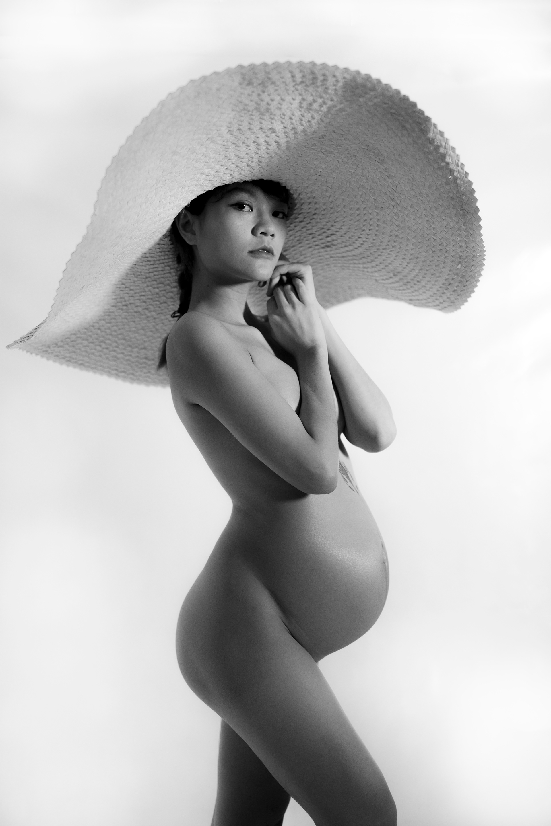 Pregnancy Nude photographer in Bangkok.
